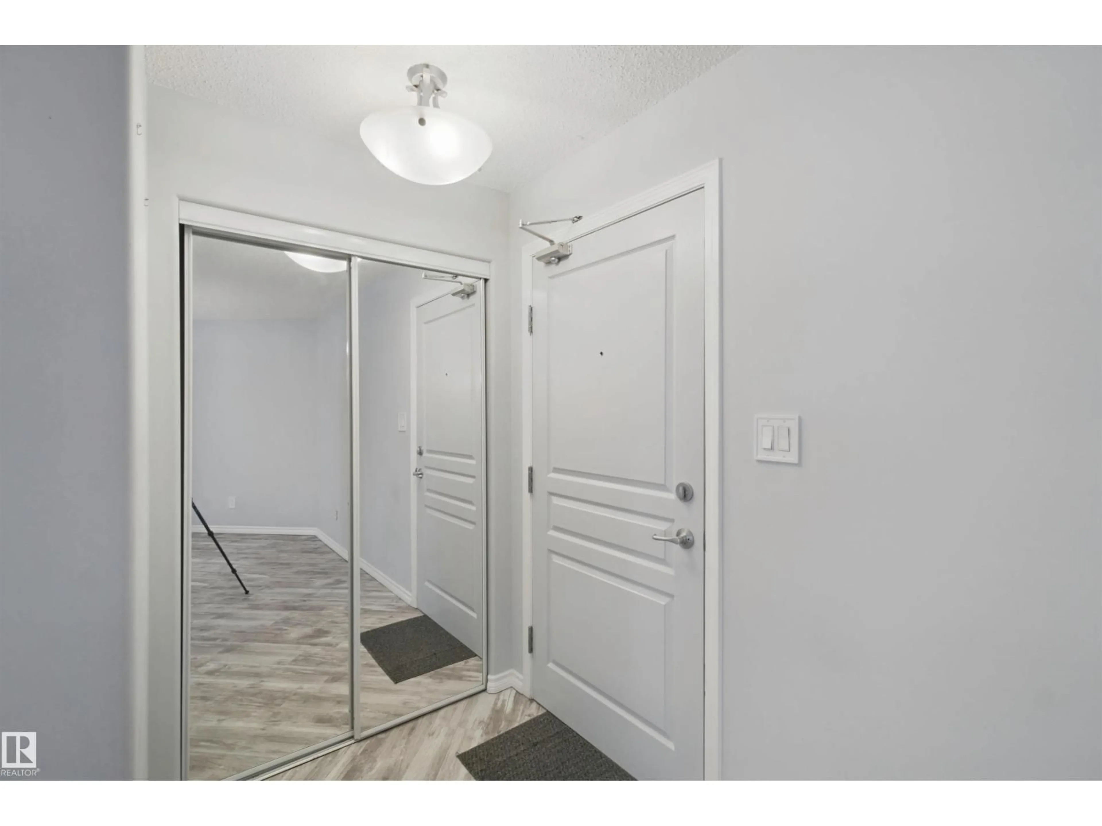 Indoor entryway for 208 - 16035 132 ST, Edmonton Alberta T6V0B4