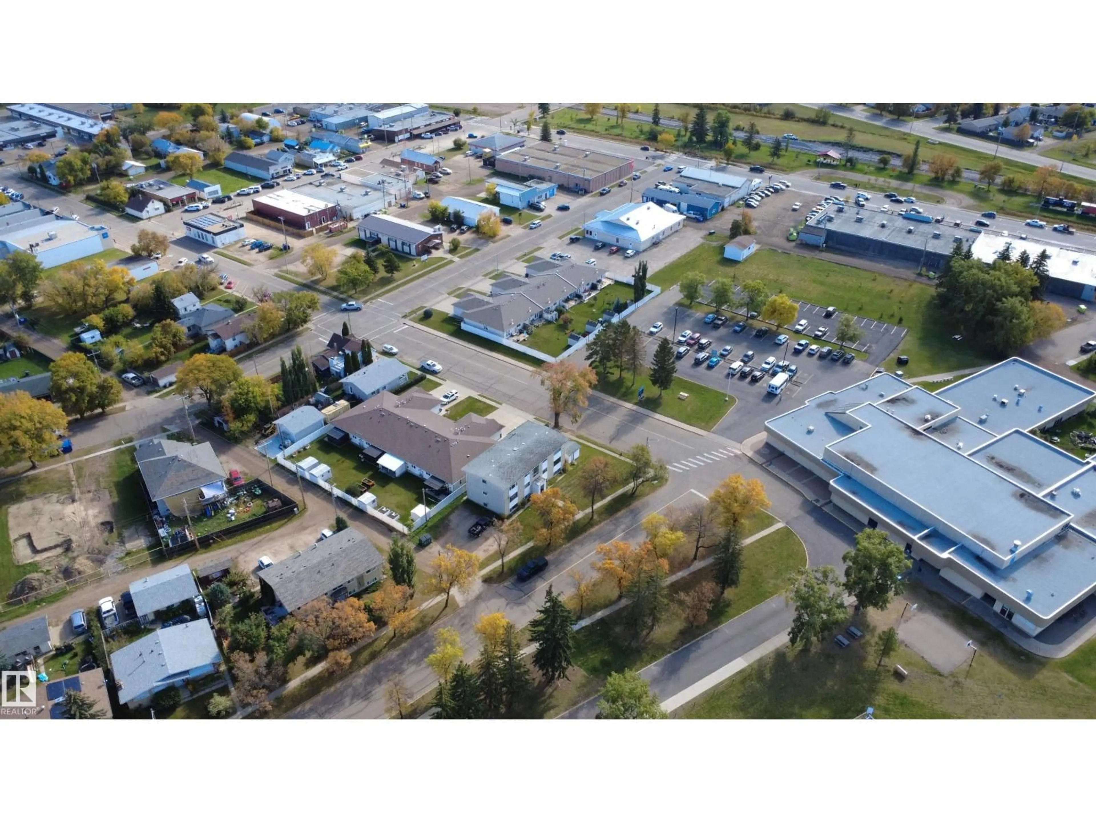 A pic from outside/outdoor area/front of a property/back of a property/a pic from drone, street for 5019 51 ST, Redwater Alberta T0A2W0