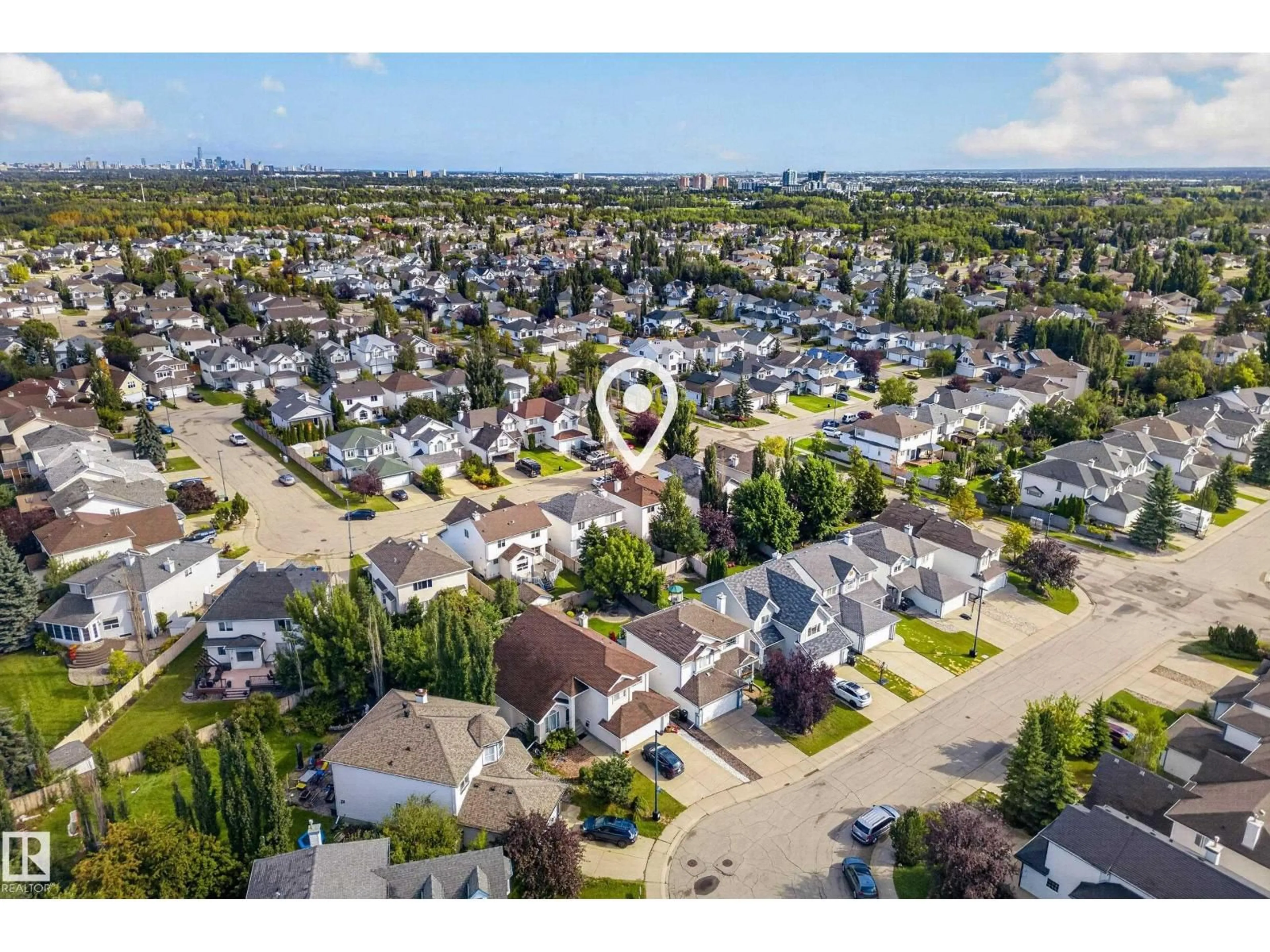 A pic from outside/outdoor area/front of a property/back of a property/a pic from drone, street for NW - 11813 11B AV, Edmonton Alberta T6J7E3