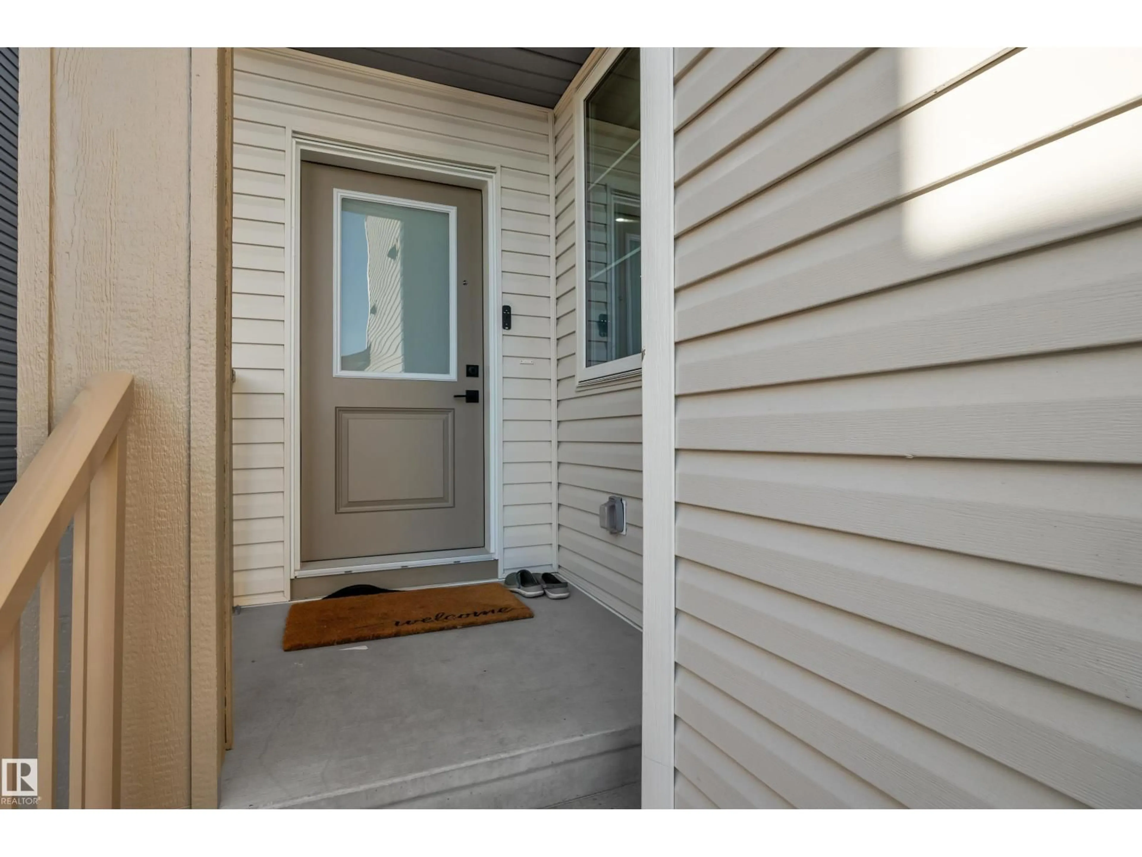 Indoor entryway for 6502 42 AVE, Beaumont Alberta T4X3E8