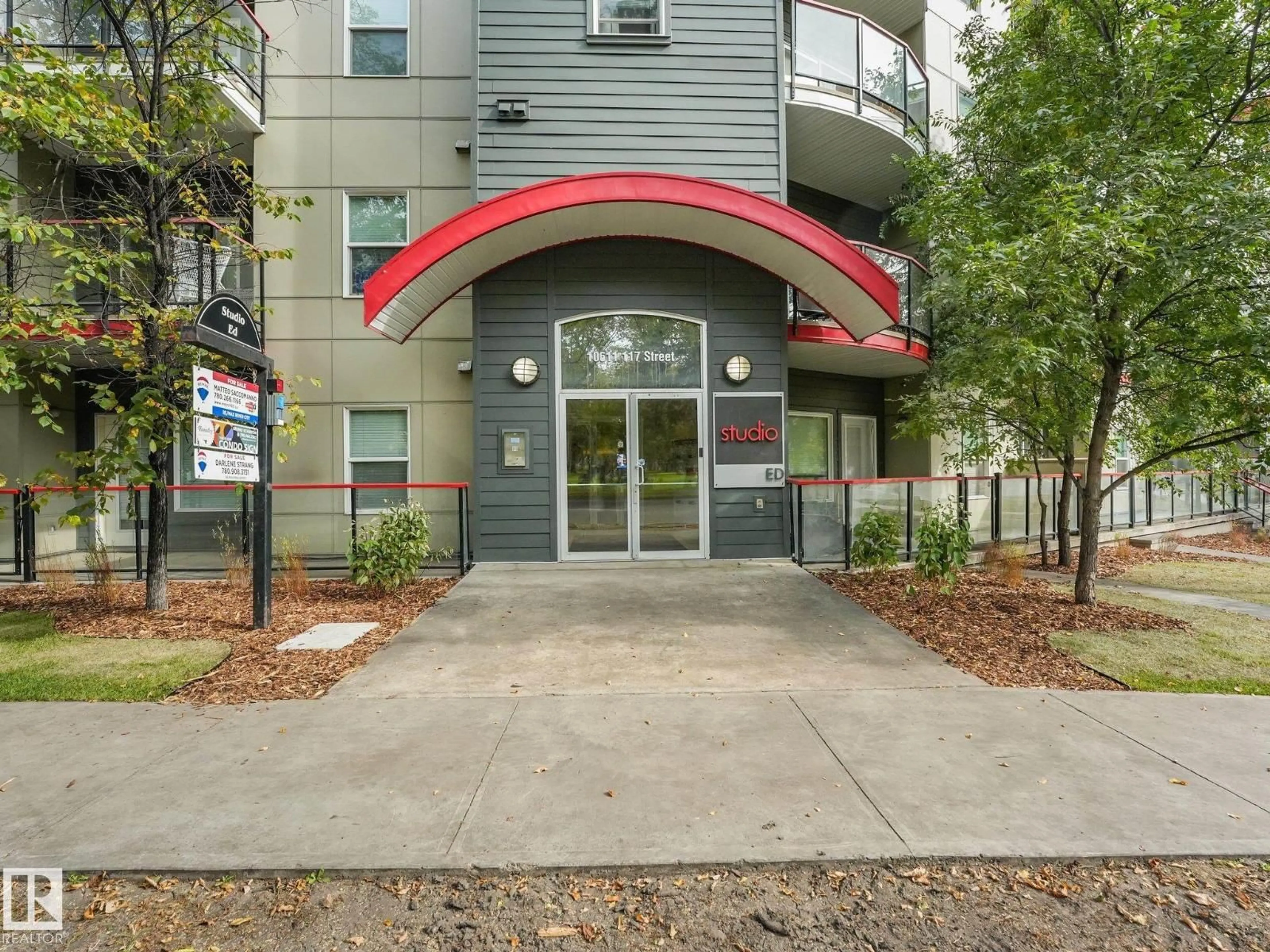 Indoor foyer for 408 - 10611 117 ST, Edmonton Alberta T5H0G6