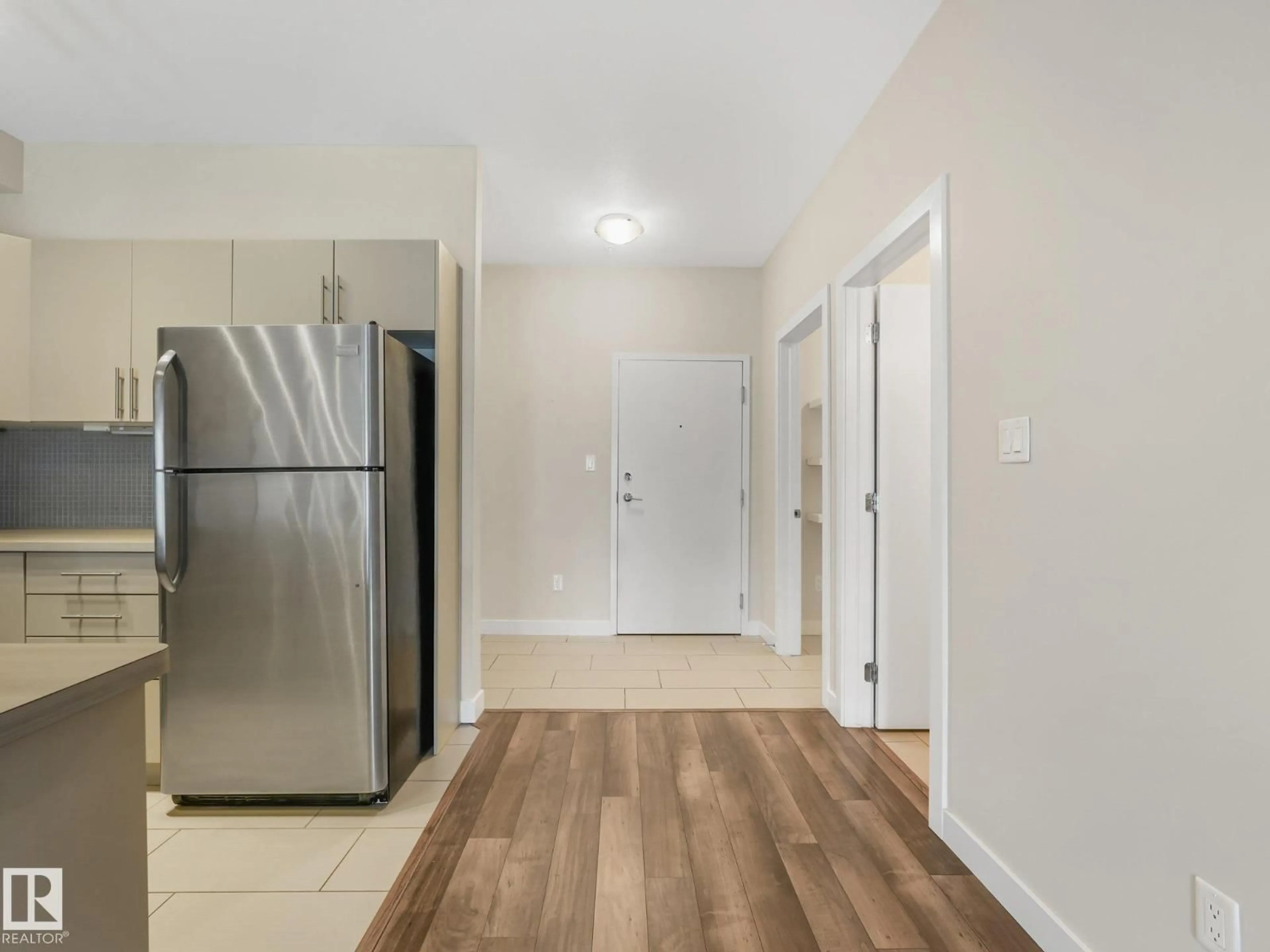 Indoor entryway for 408 - 10611 117 ST, Edmonton Alberta T5H0G6