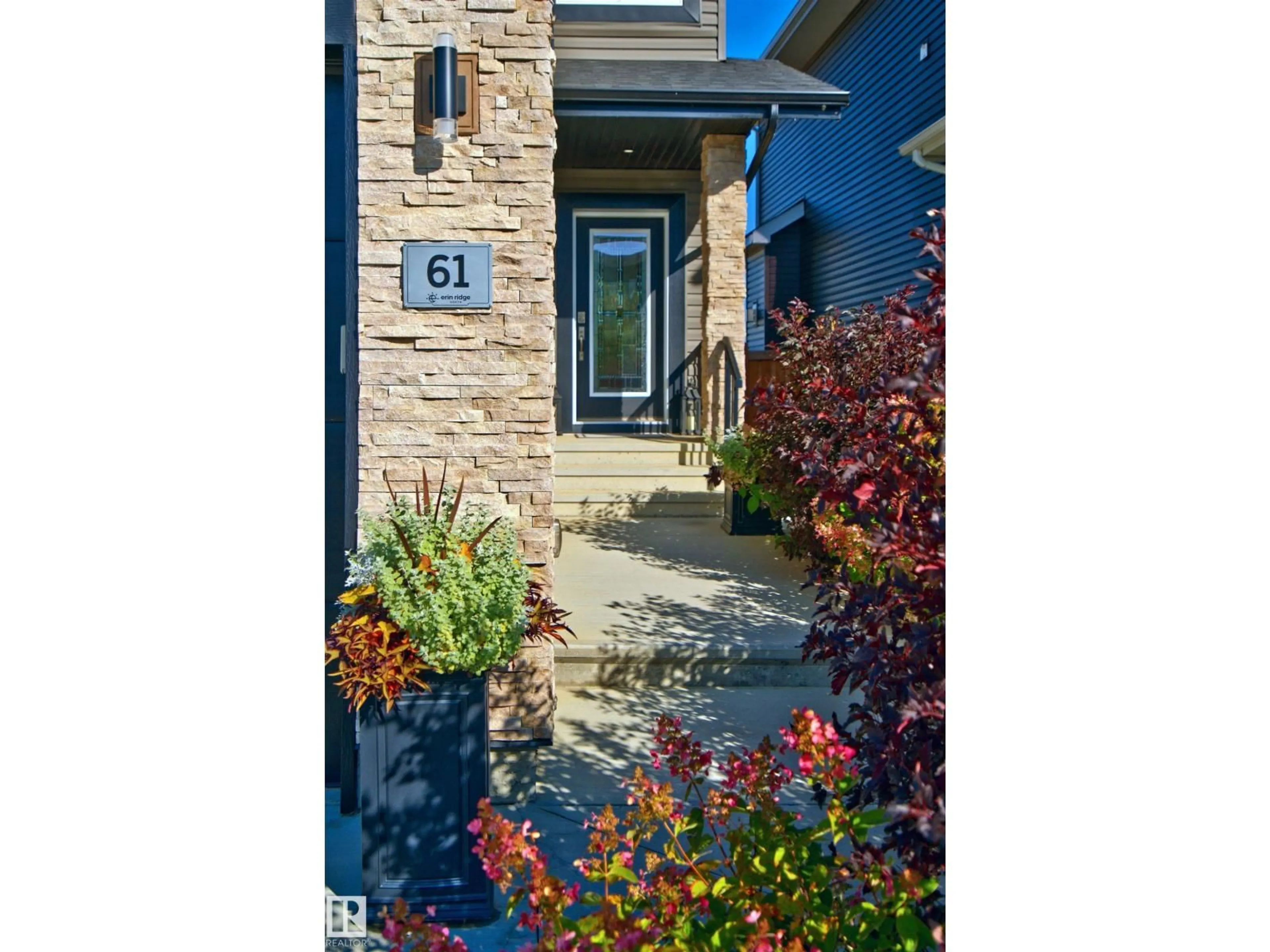 Indoor entryway for 61 ENCORE CR, St. Albert Alberta T8N7W2