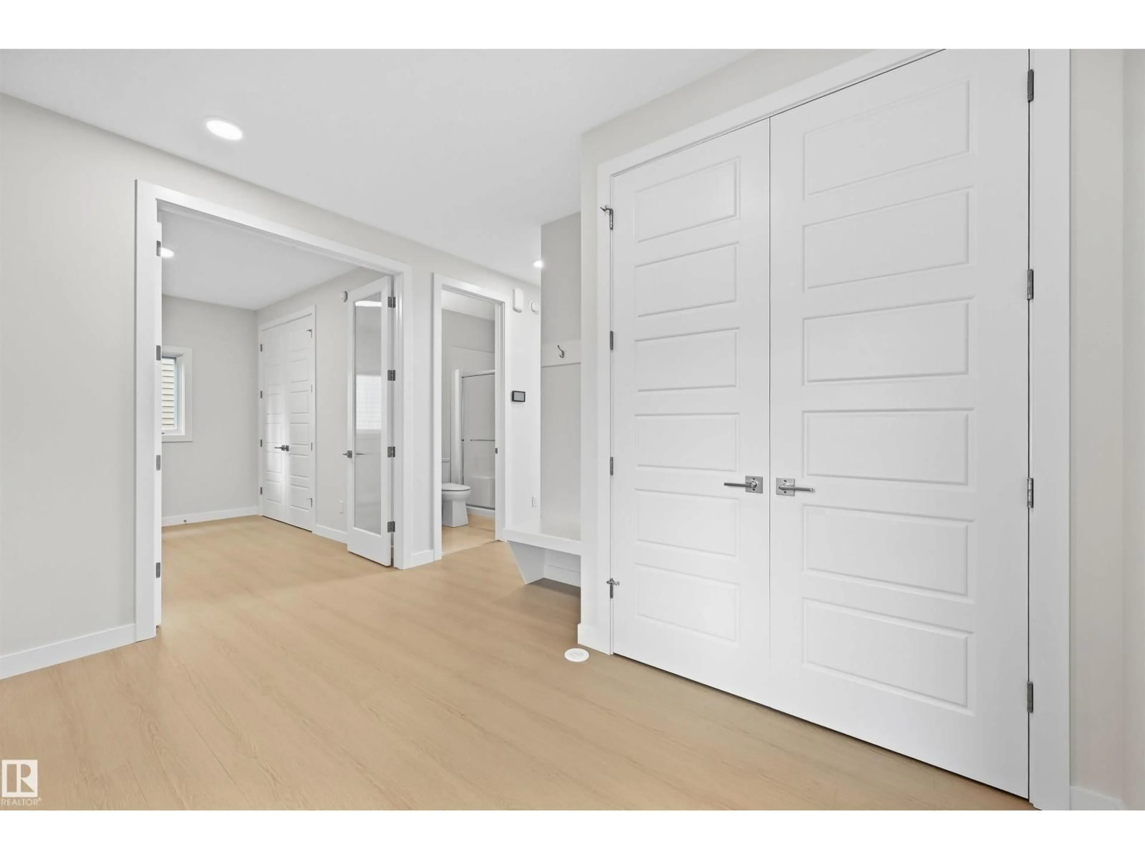Indoor entryway for 19004 20 AV, Edmonton Alberta T6M3E8