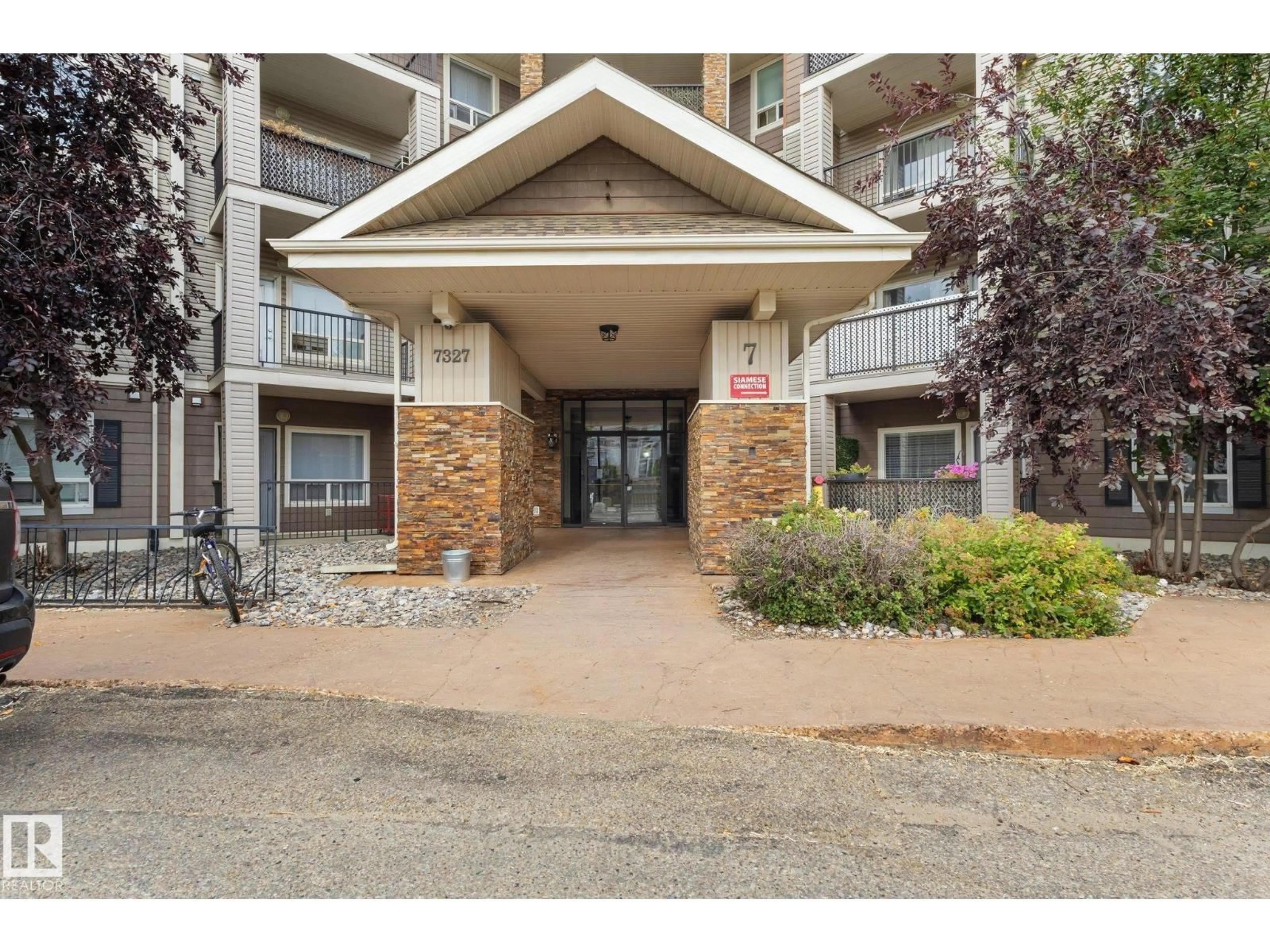 Indoor foyer for 7327 - 7210 SOUTH TERWILLEGAR DR, Edmonton Alberta T6R0L8