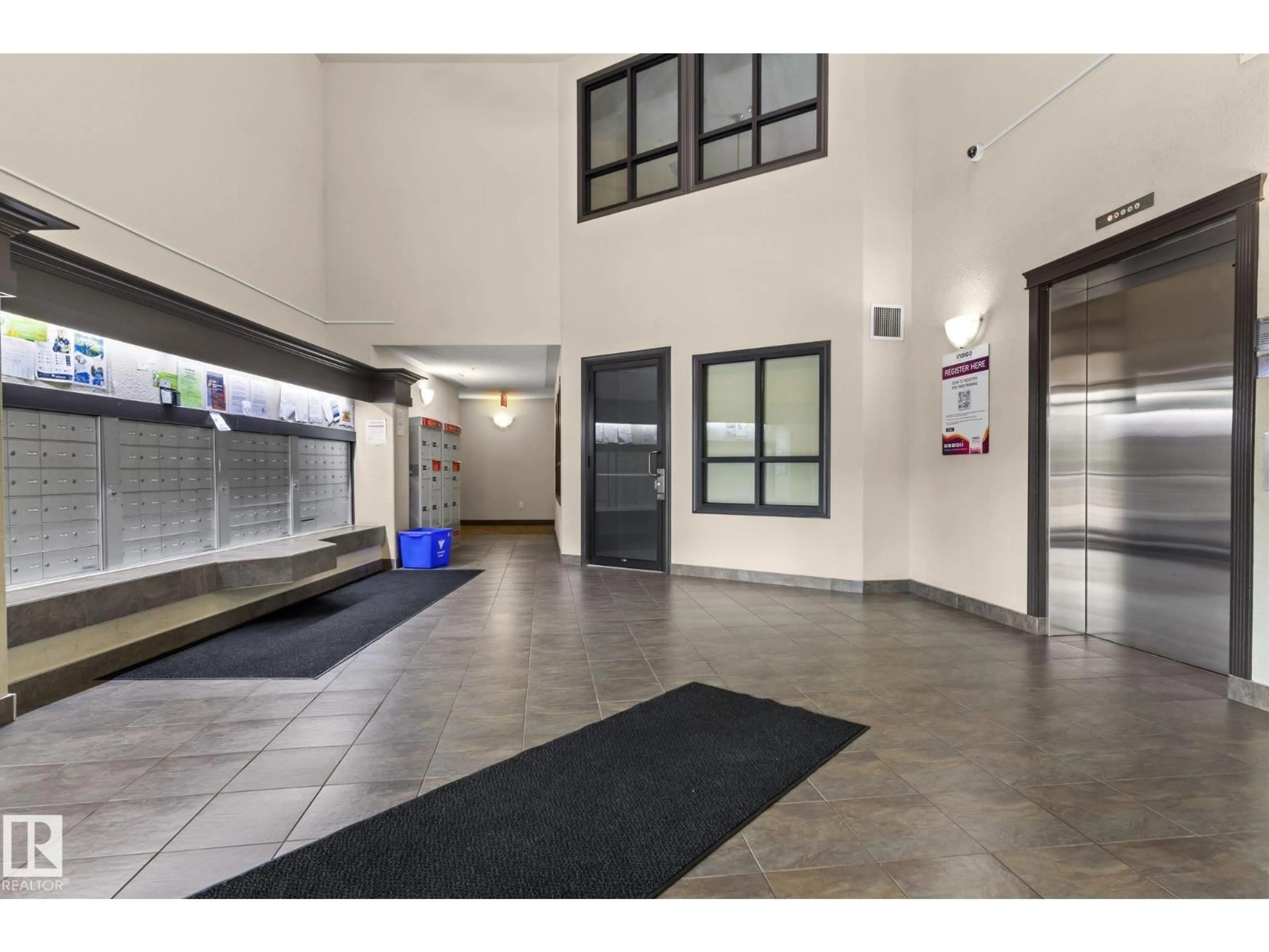 Indoor foyer for 7327 - 7210 SOUTH TERWILLEGAR DR, Edmonton Alberta T6R0L8