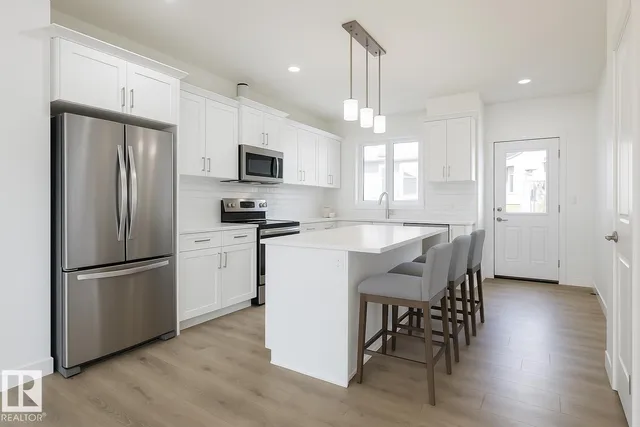 20830 15A AV, Edmonton 4