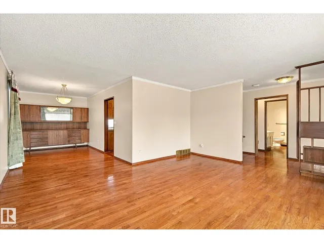 7612 40 AV, Edmonton 5
