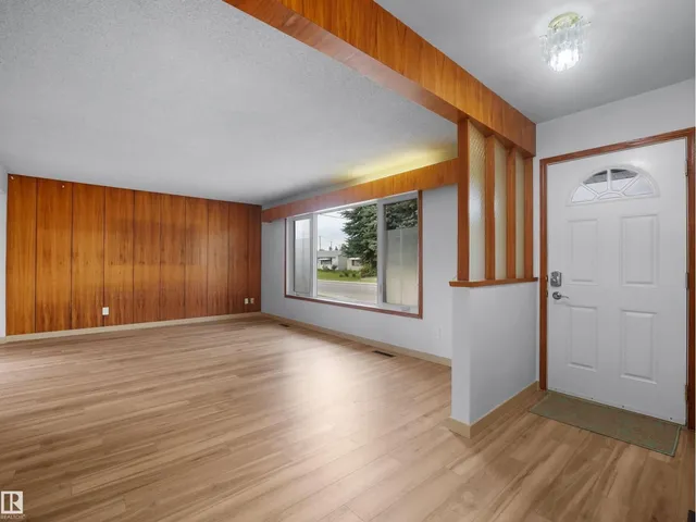 10307 135 AV, Edmonton 3