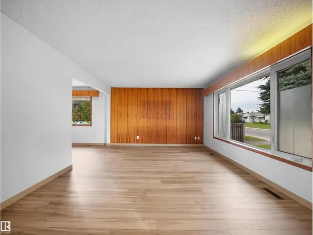 10307 135 AV, Edmonton 5
