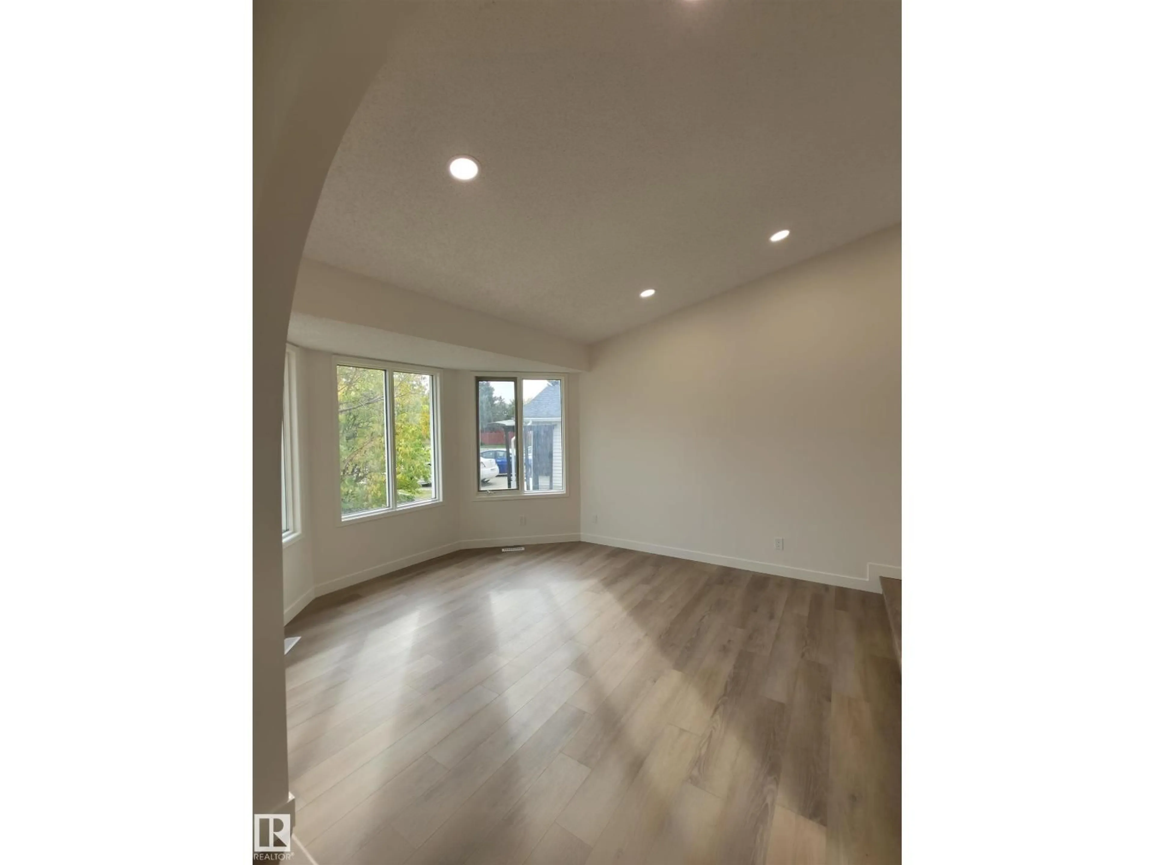 A pic of a room for 4440 32 ST, Edmonton Alberta T6T1G5
