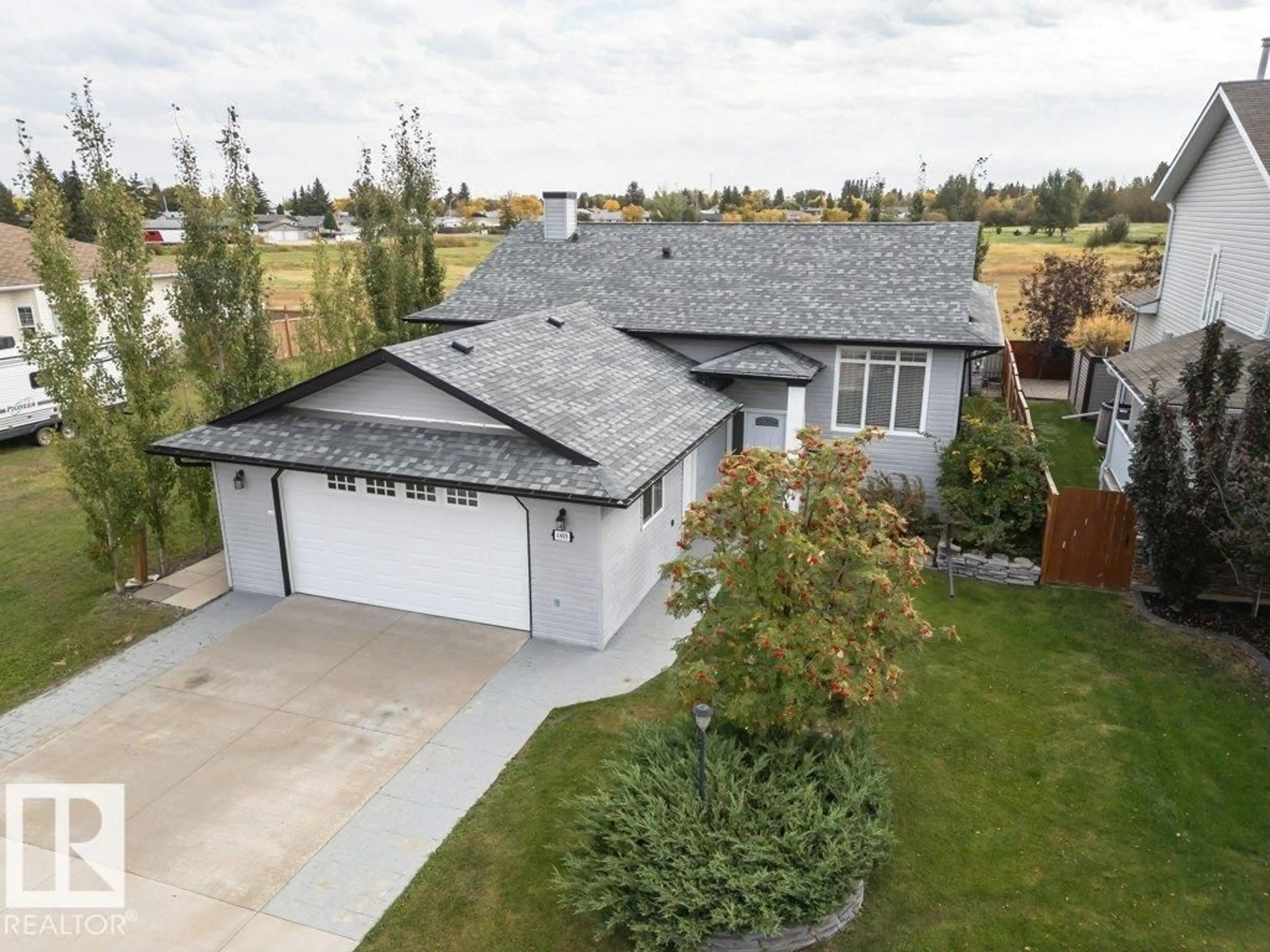 A pic from outside/outdoor area/front of a property/back of a property/a pic from drone, street for 4809 54 ST, Bruderheim Alberta T0B0S0