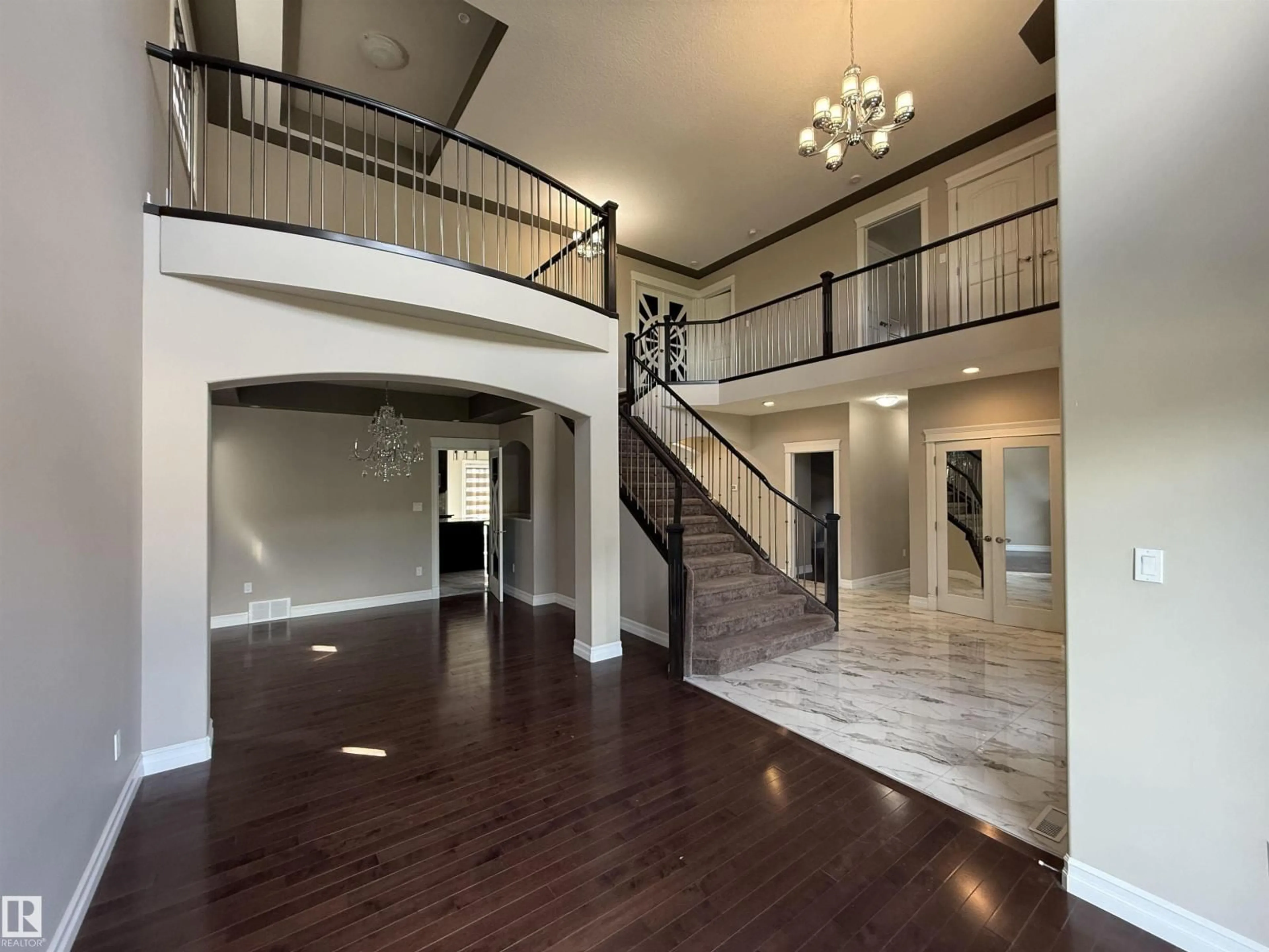 Indoor foyer for 1721 ADAMSON CR, Edmonton Alberta T6W1Z4