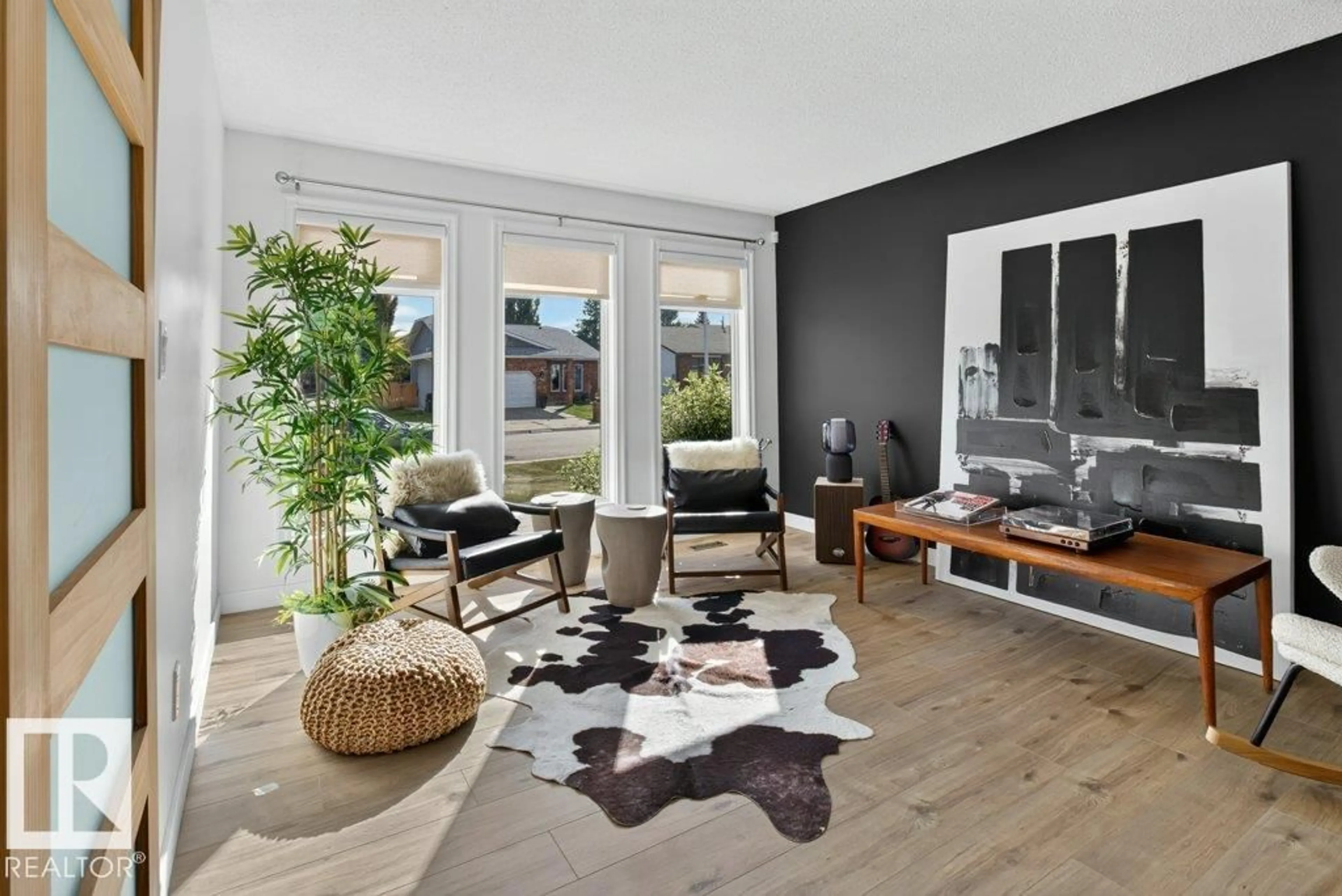 Living room with furniture, unknown for 12 GREENRIDGE DR, Sherwood Park Alberta T8A5G1
