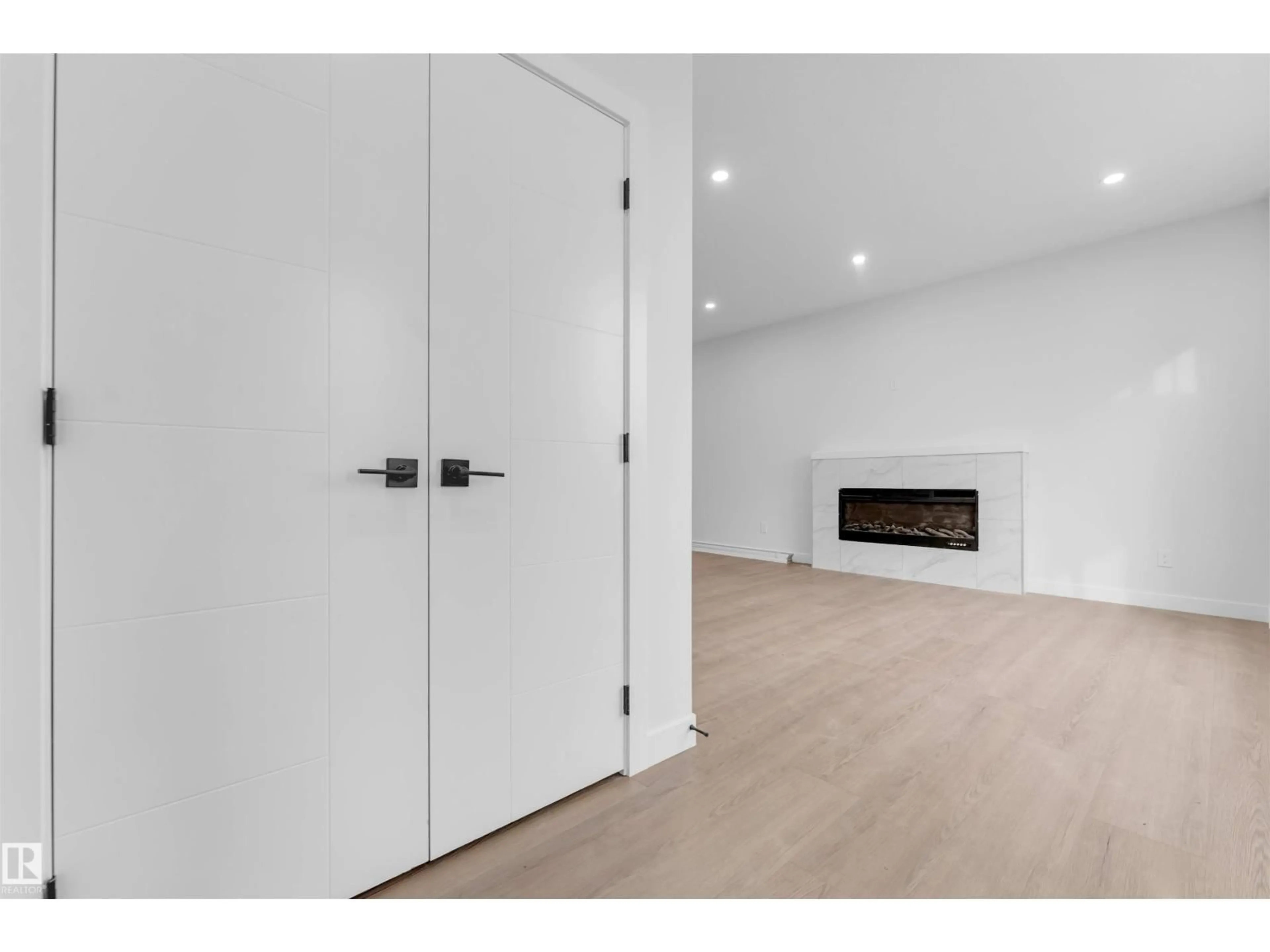 Indoor entryway for 523 ROBBINSON BLVD, Leduc Alberta T9E1Z3