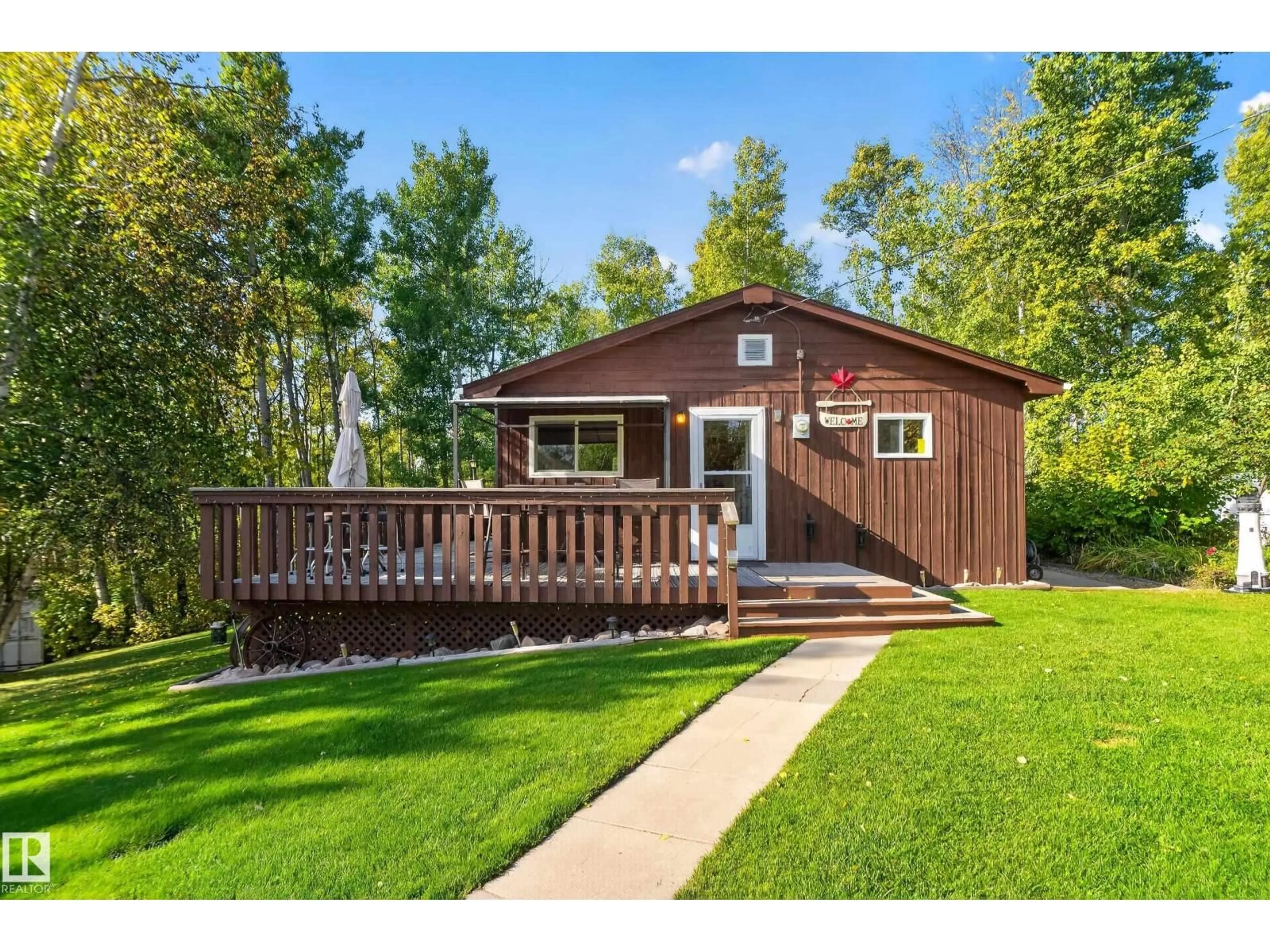 Home with vinyl exterior material, unknown for 9 HORSESHOE CR, Rural Lac Ste. Anne County Alberta T0E1A0
