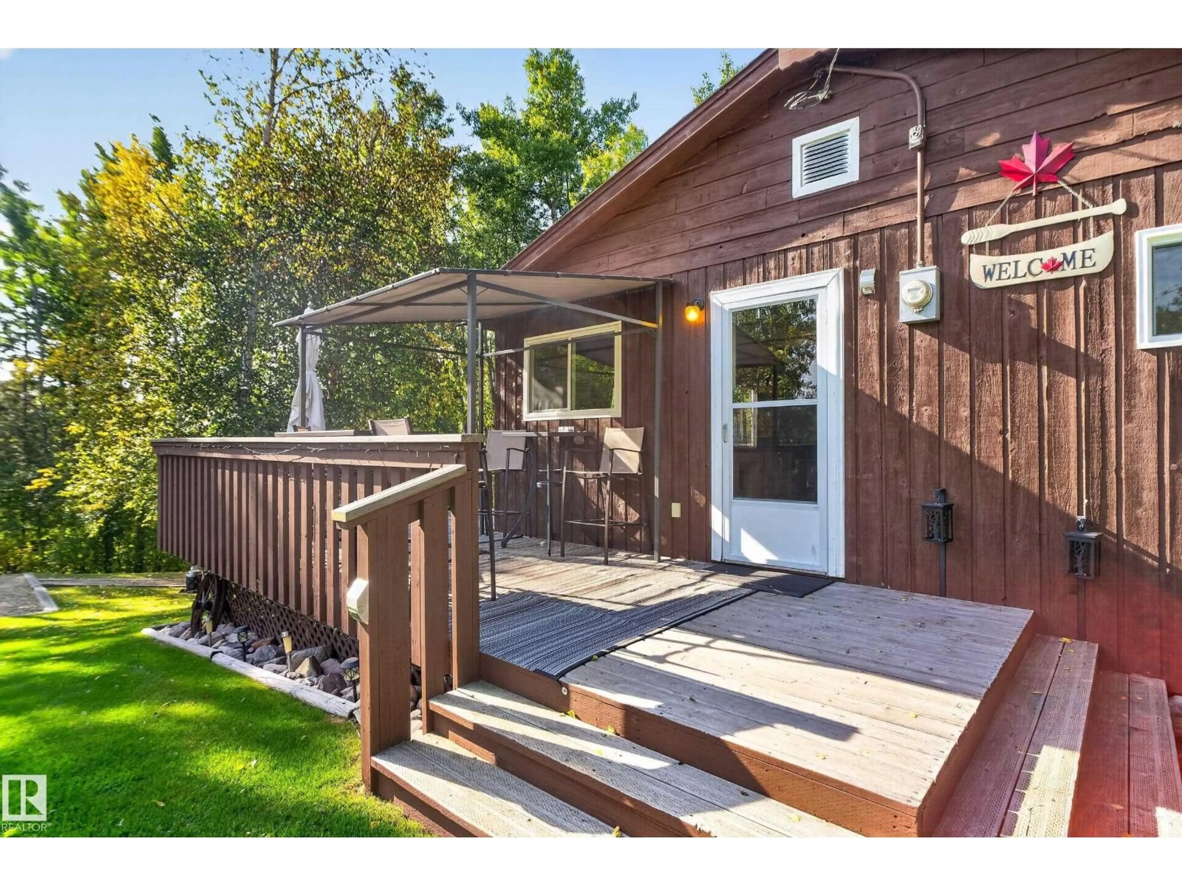 Patio, street for 9 HORSESHOE CR, Rural Lac Ste. Anne County Alberta T0E1A0