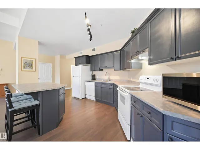 #302 - 10106 105 ST NW, Edmonton 5