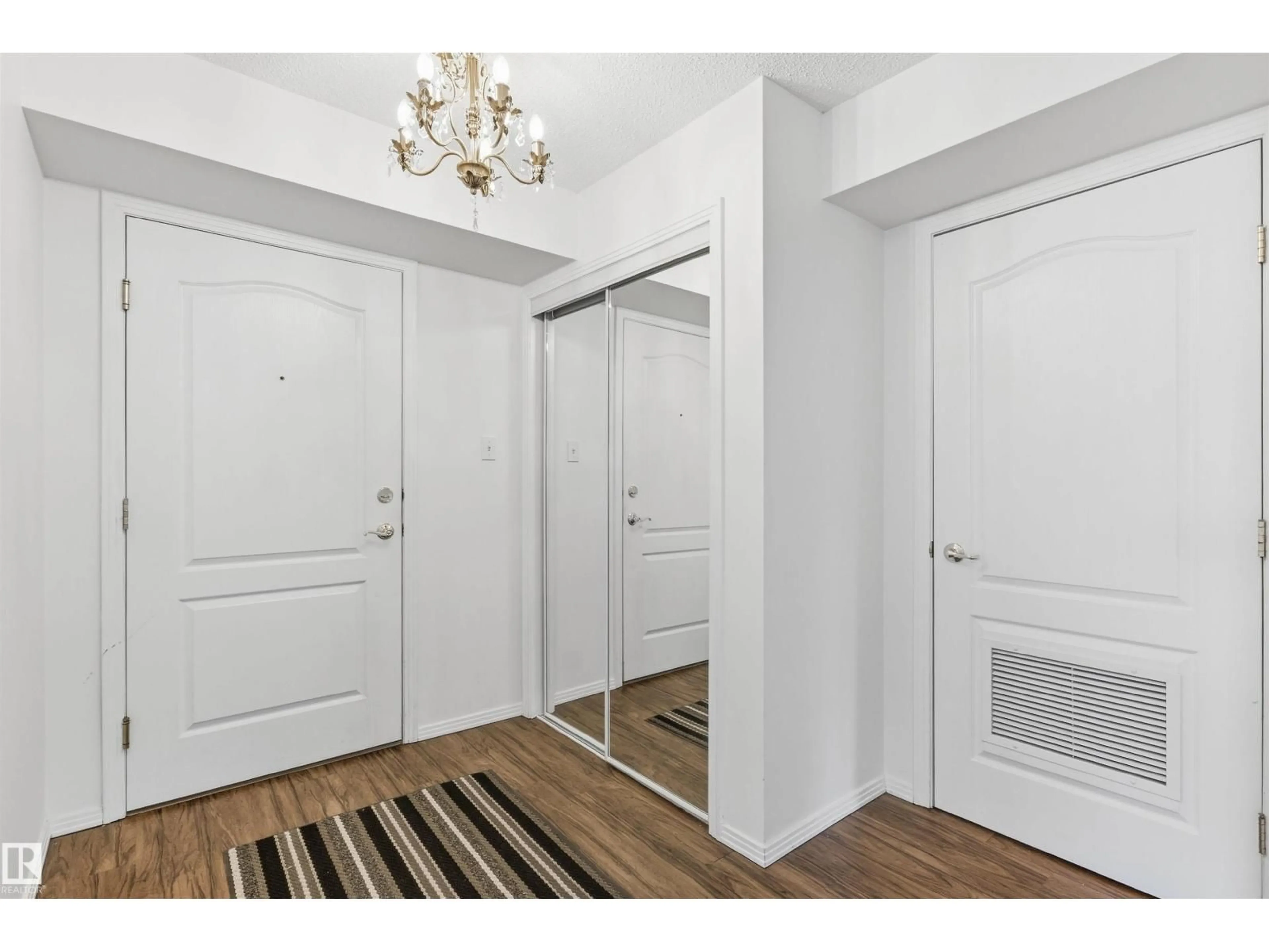 Indoor entryway for 309 - 8909 100 ST, Edmonton Alberta T6E6T4