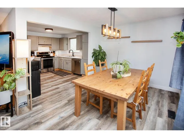 8 ASH CR, St. Albert 4
