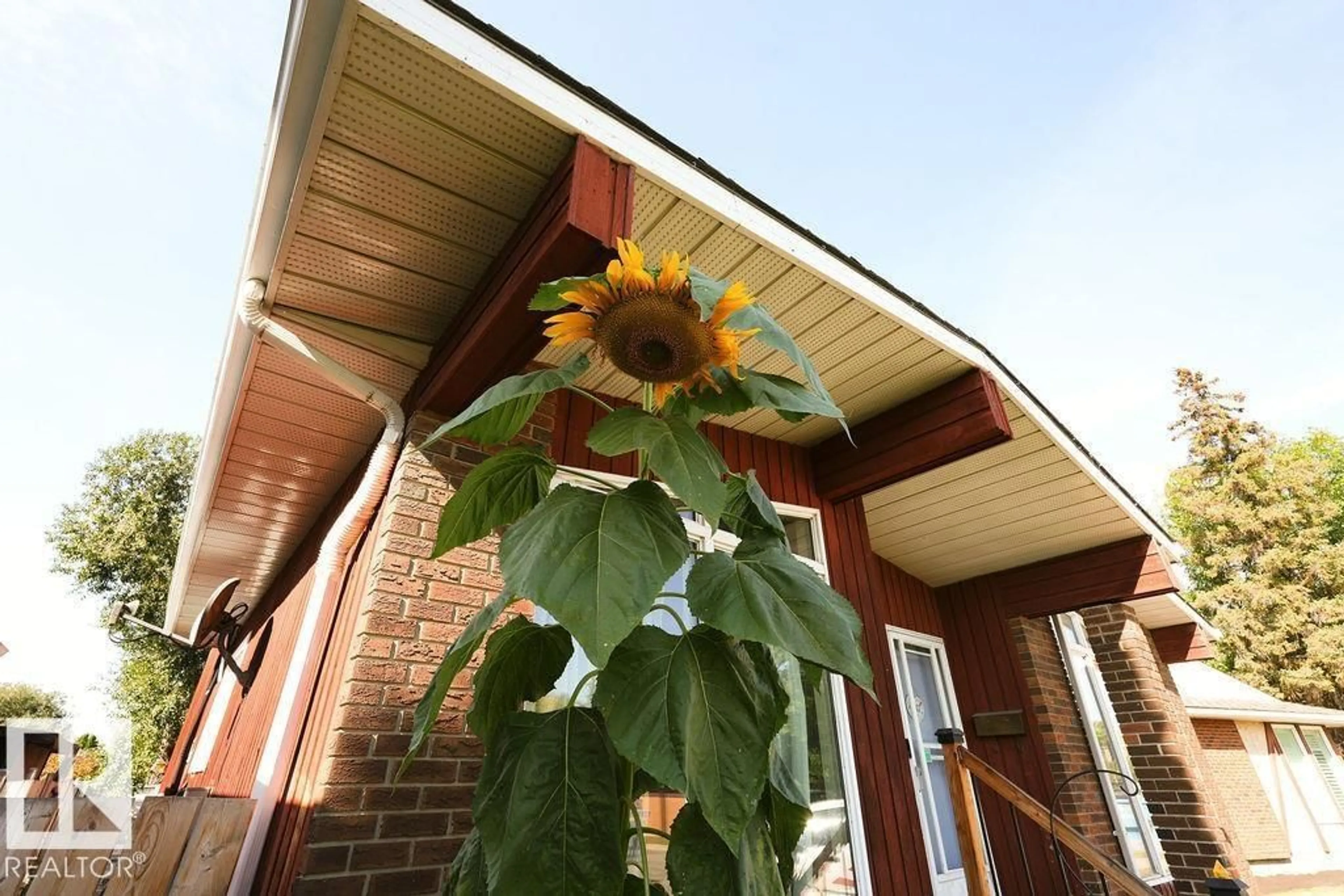 Unknown for 13836 26 ST, Edmonton Alberta T5Y1B4