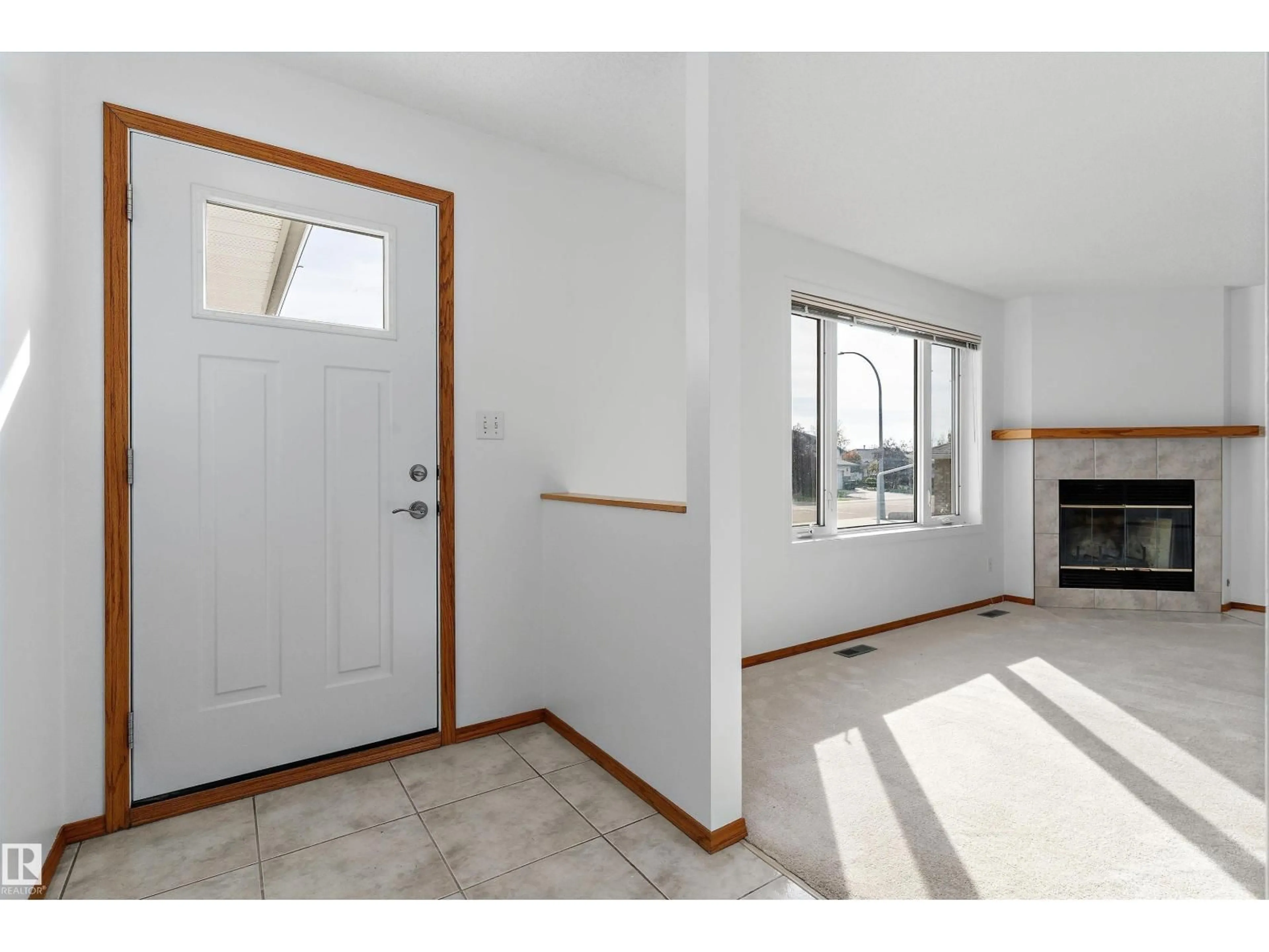 Indoor entryway for 5310 60, Camrose Alberta T4V4L2