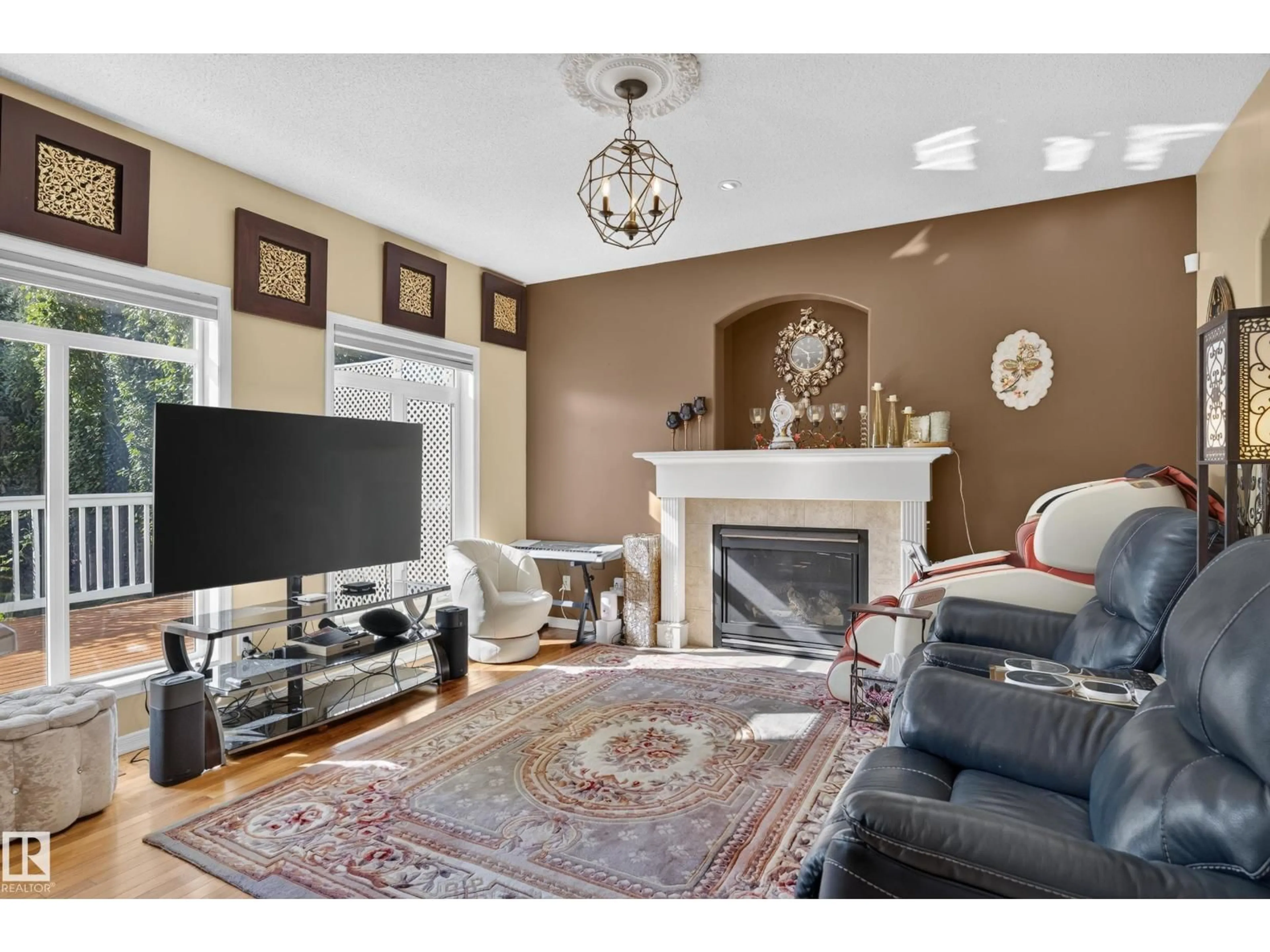 Living room with furniture, unknown for NW - 20435 56 AV, Edmonton Alberta T6M0B8