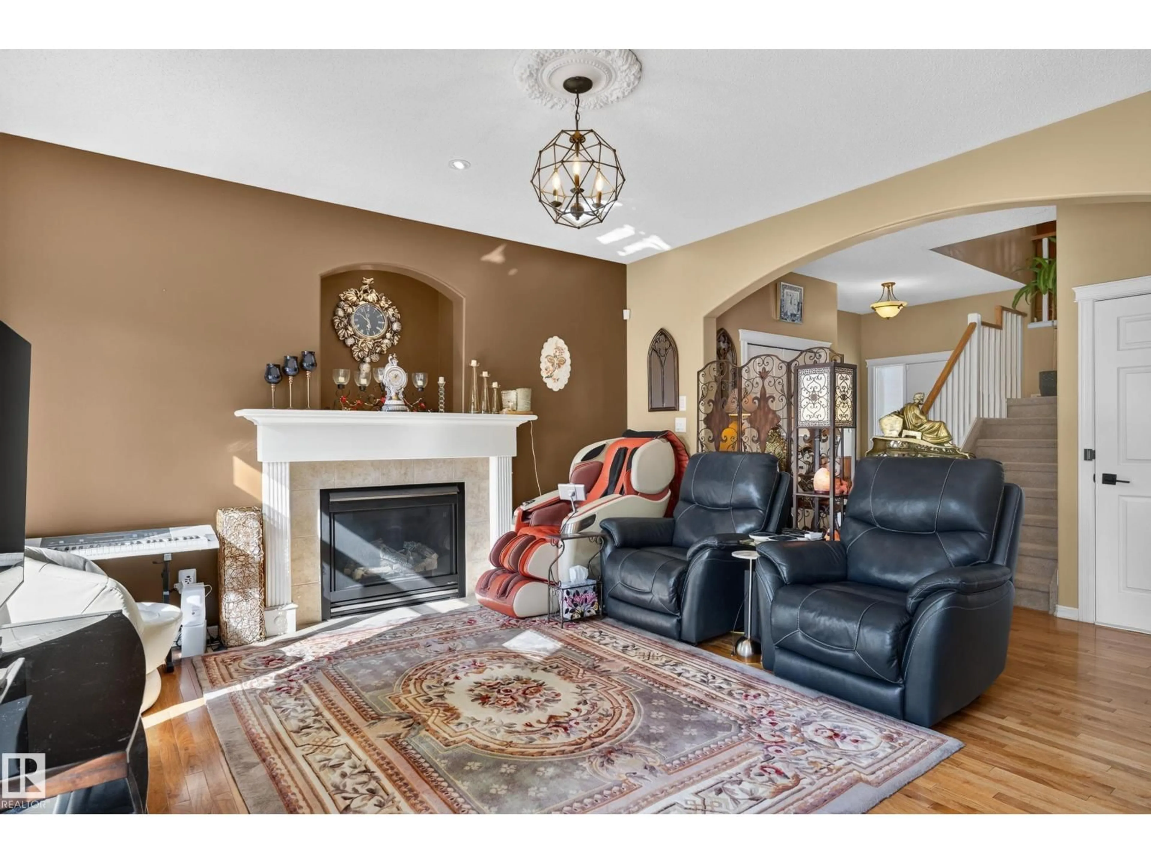 Living room with furniture, unknown for NW - 20435 56 AV, Edmonton Alberta T6M0B8