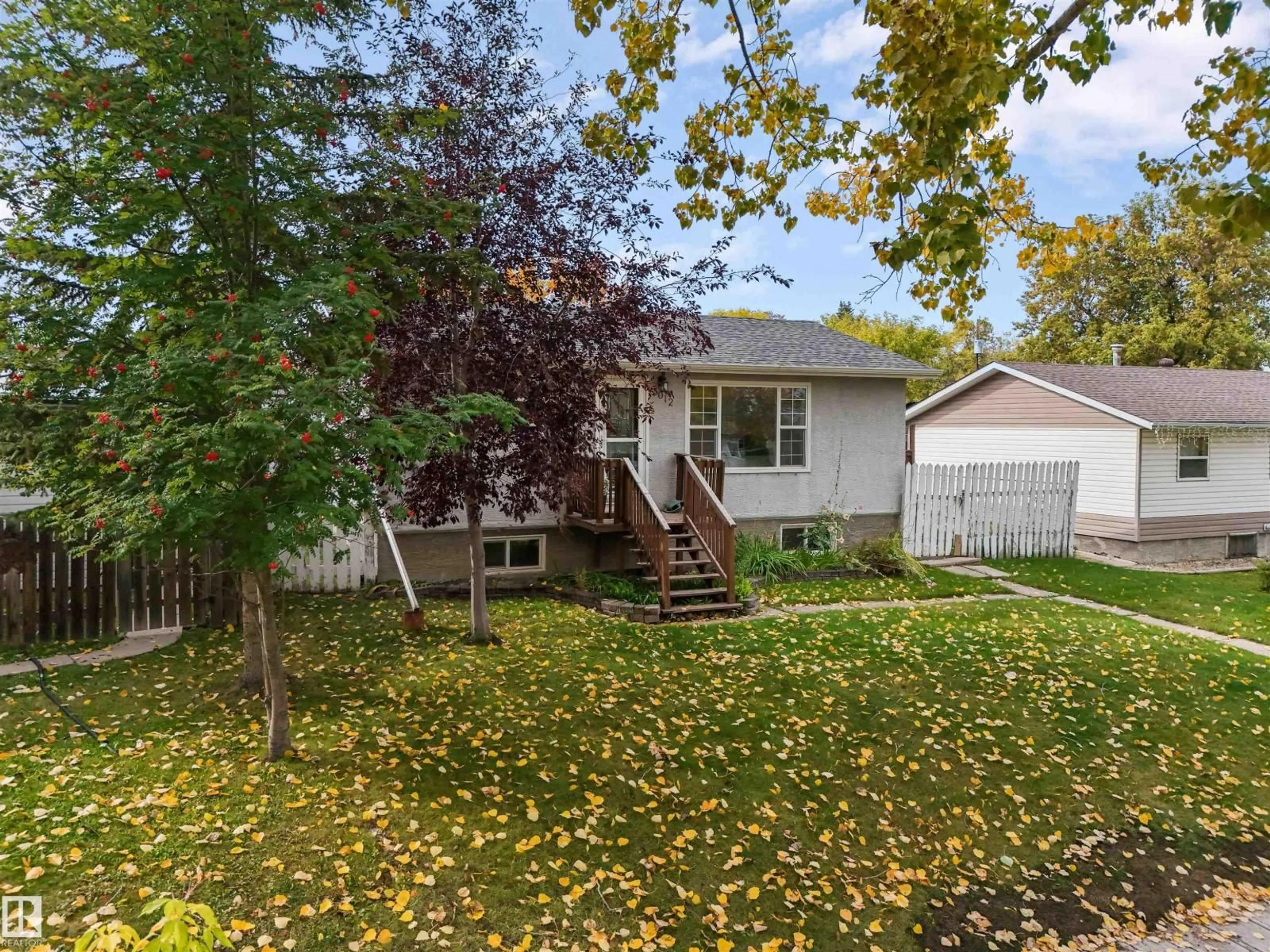 A pic from outside/outdoor area/front of a property/back of a property/a pic from drone, street for 5012 45 ST, Drayton Valley Alberta T7A1C1