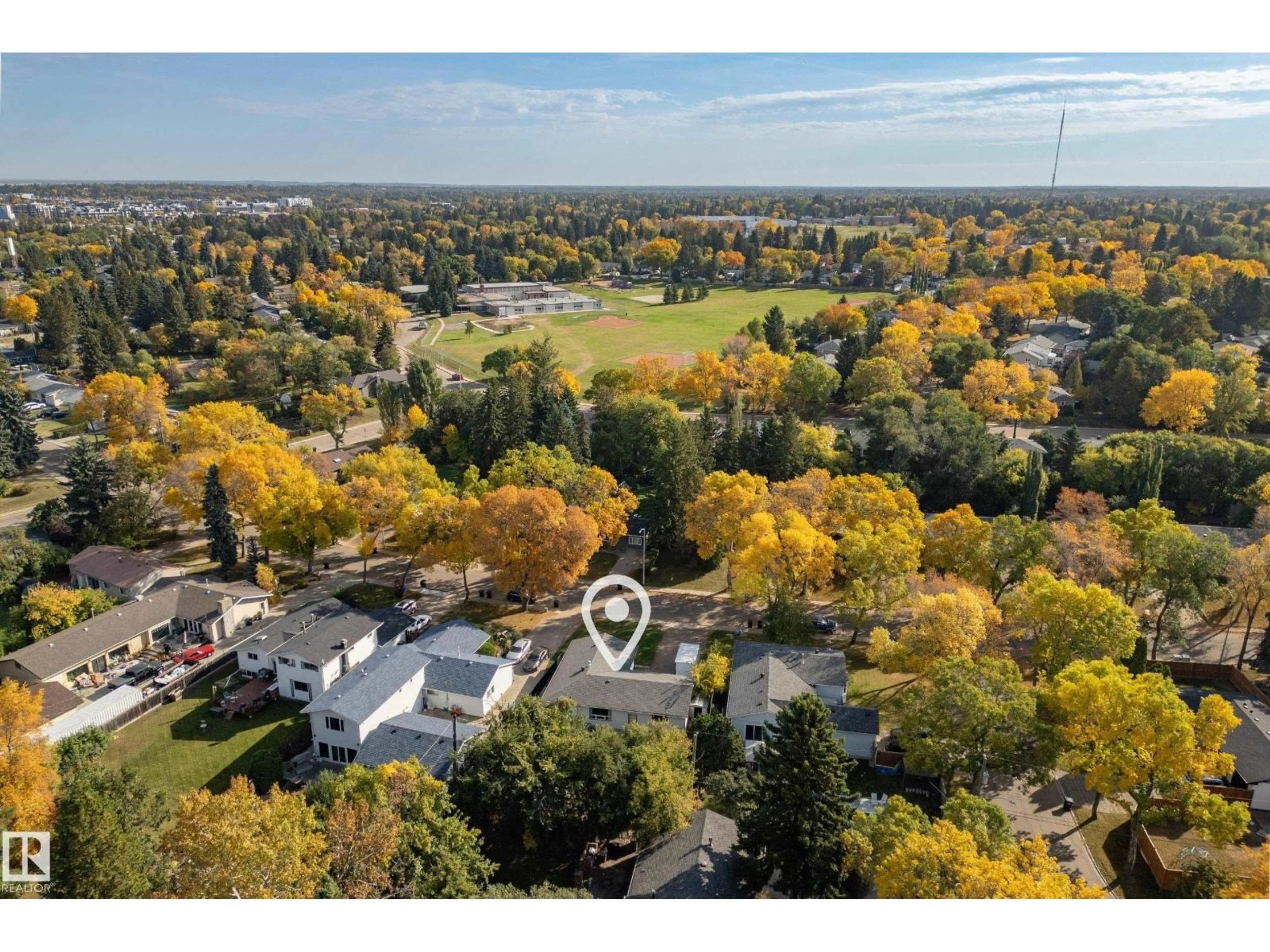 A pic from outside/outdoor area/front of a property/back of a property/a pic from drone, unknown for 146 WILLOW ST, Sherwood Park Alberta T8A1P4