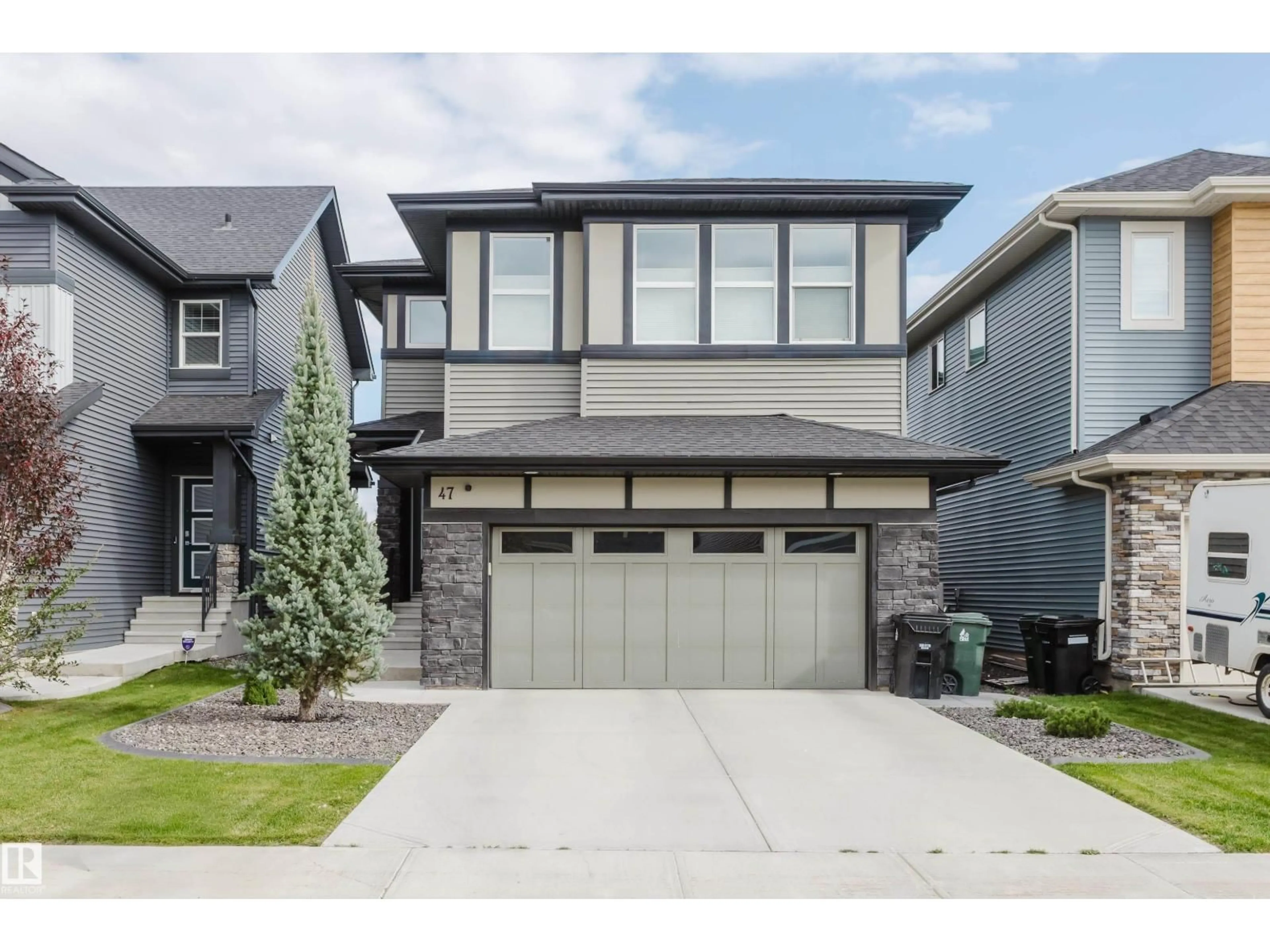 Home with vinyl exterior material, street for 47 ADELAIDE CO, Spruce Grove Alberta T7X2V4