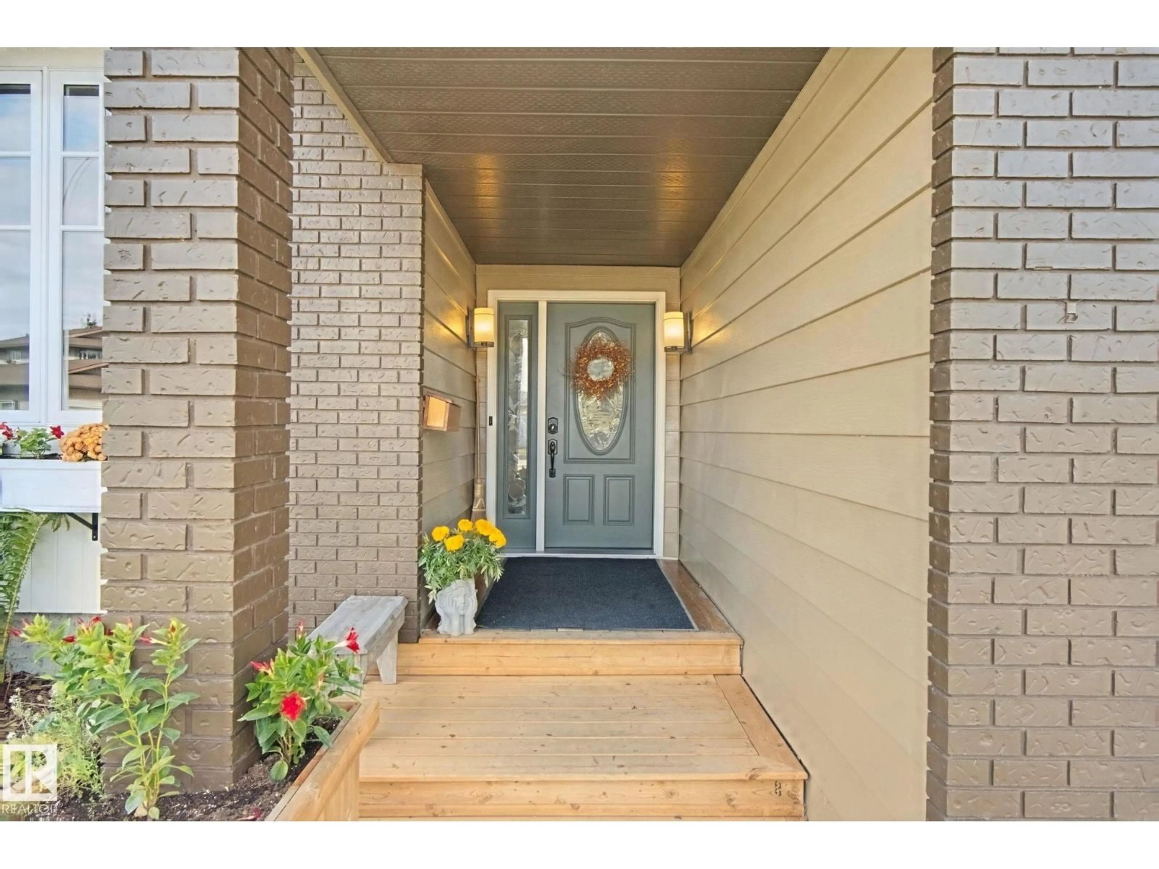 Indoor entryway for 3 ARMBRUSTER TC, Stony Plain Alberta T7Z1G7