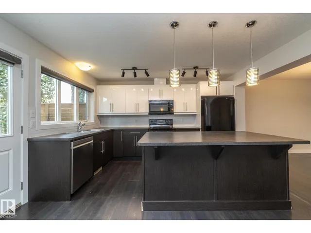 53 MICHIGAN ST, Devon 2