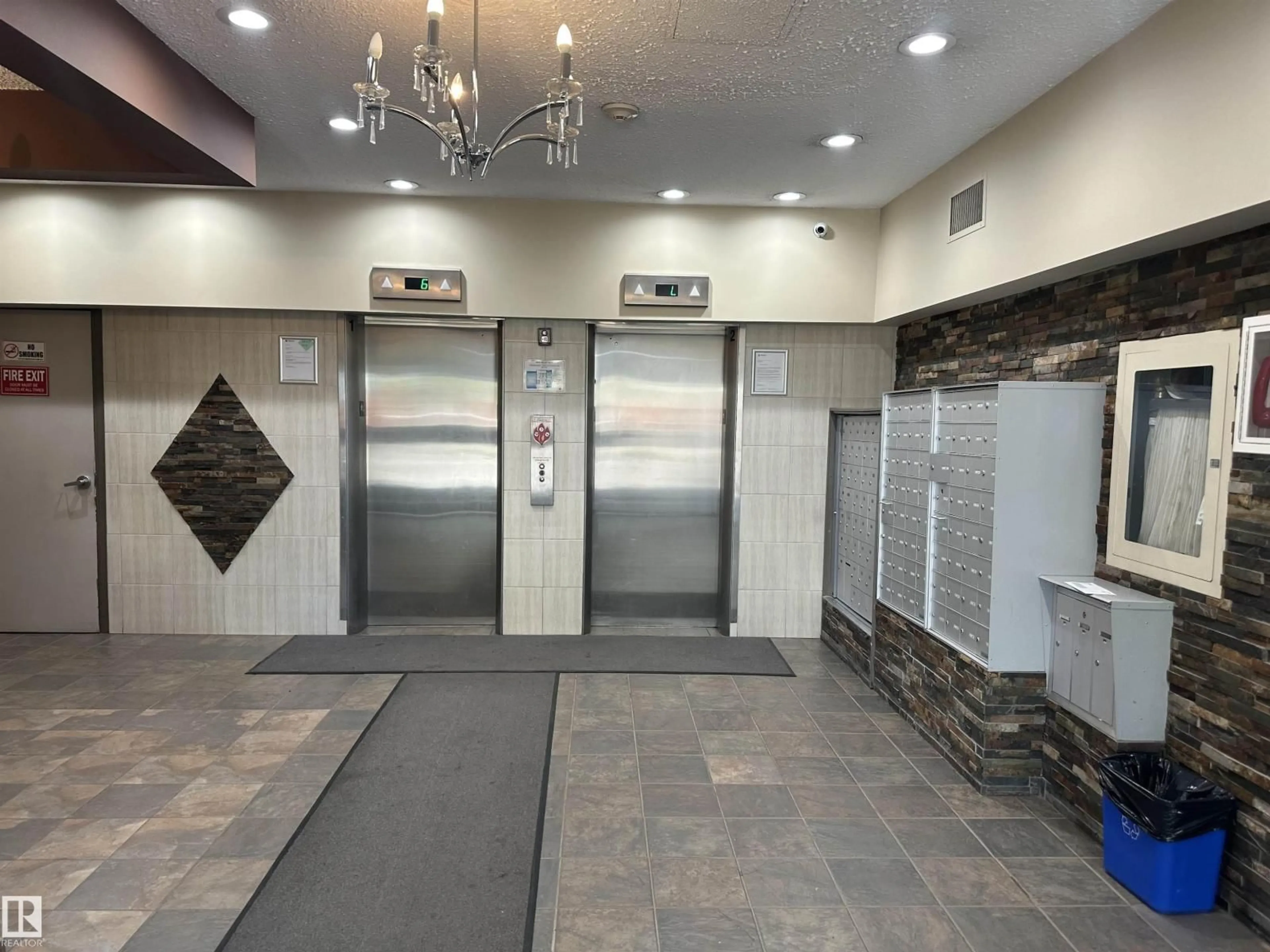Indoor foyer for #403 - 9710 105 ST, Edmonton Alberta T5K1A4
