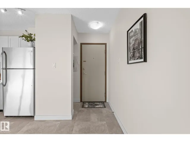 9710 - 1210 105 ST, Edmonton 3