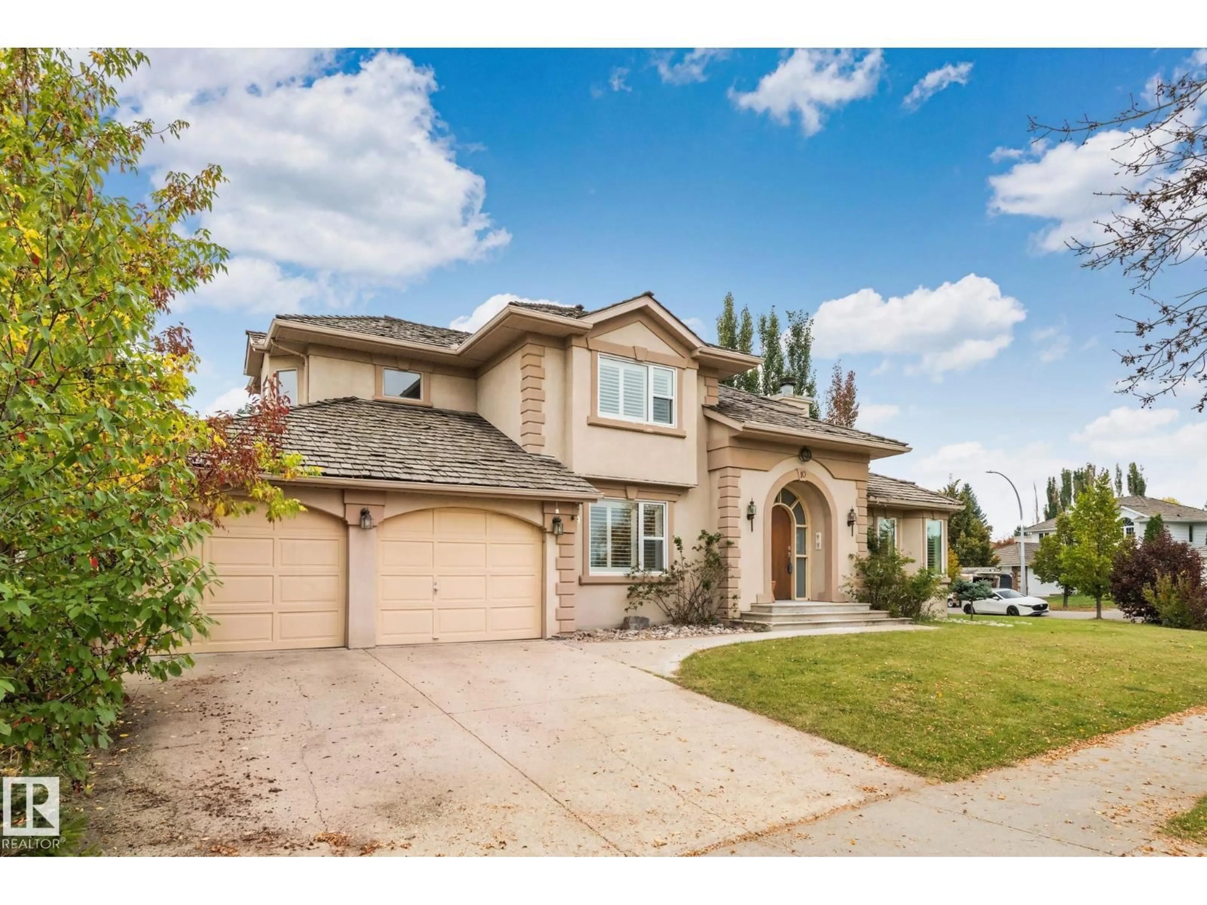 Home with vinyl exterior material, street for 10 ELDORADO DR, St. Albert Alberta T8N5T1