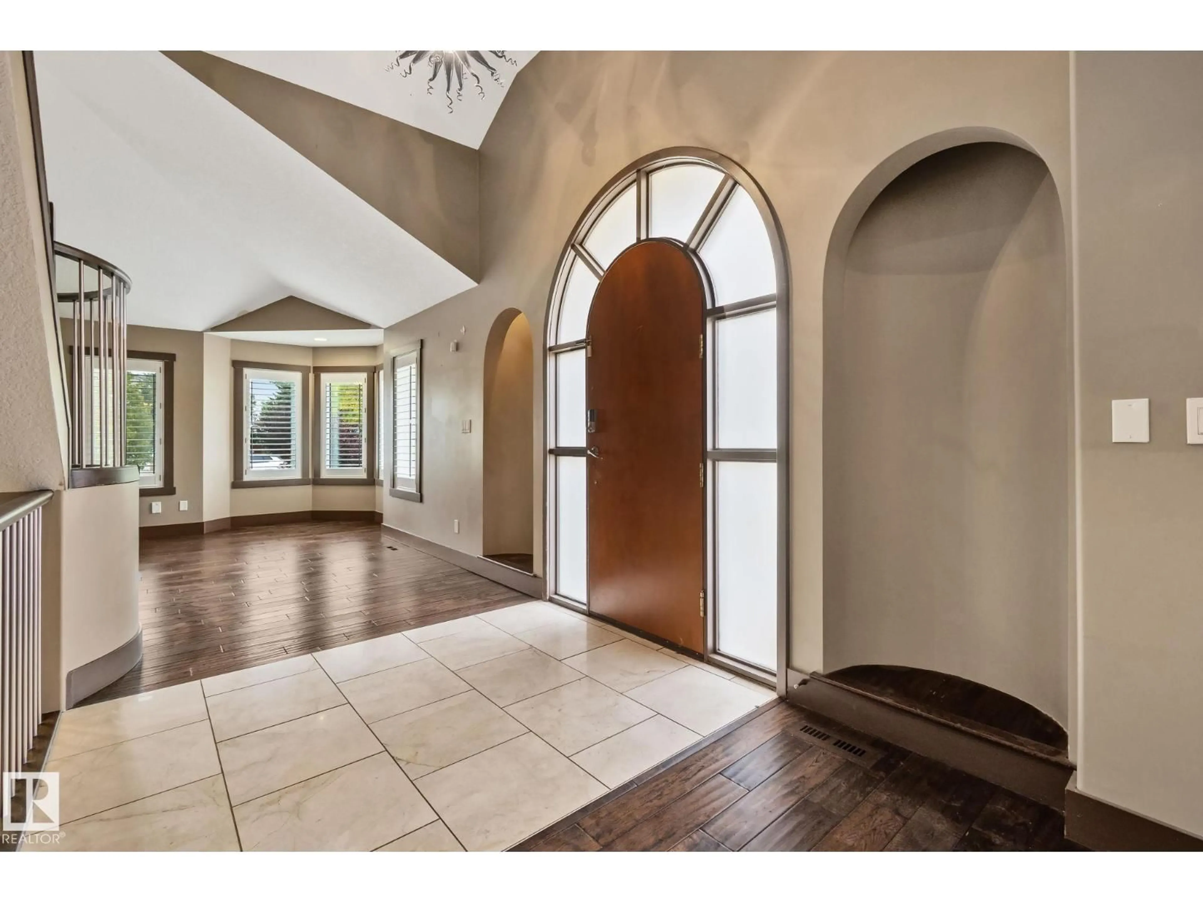 Indoor entryway for 10 ELDORADO DR, St. Albert Alberta T8N5T1