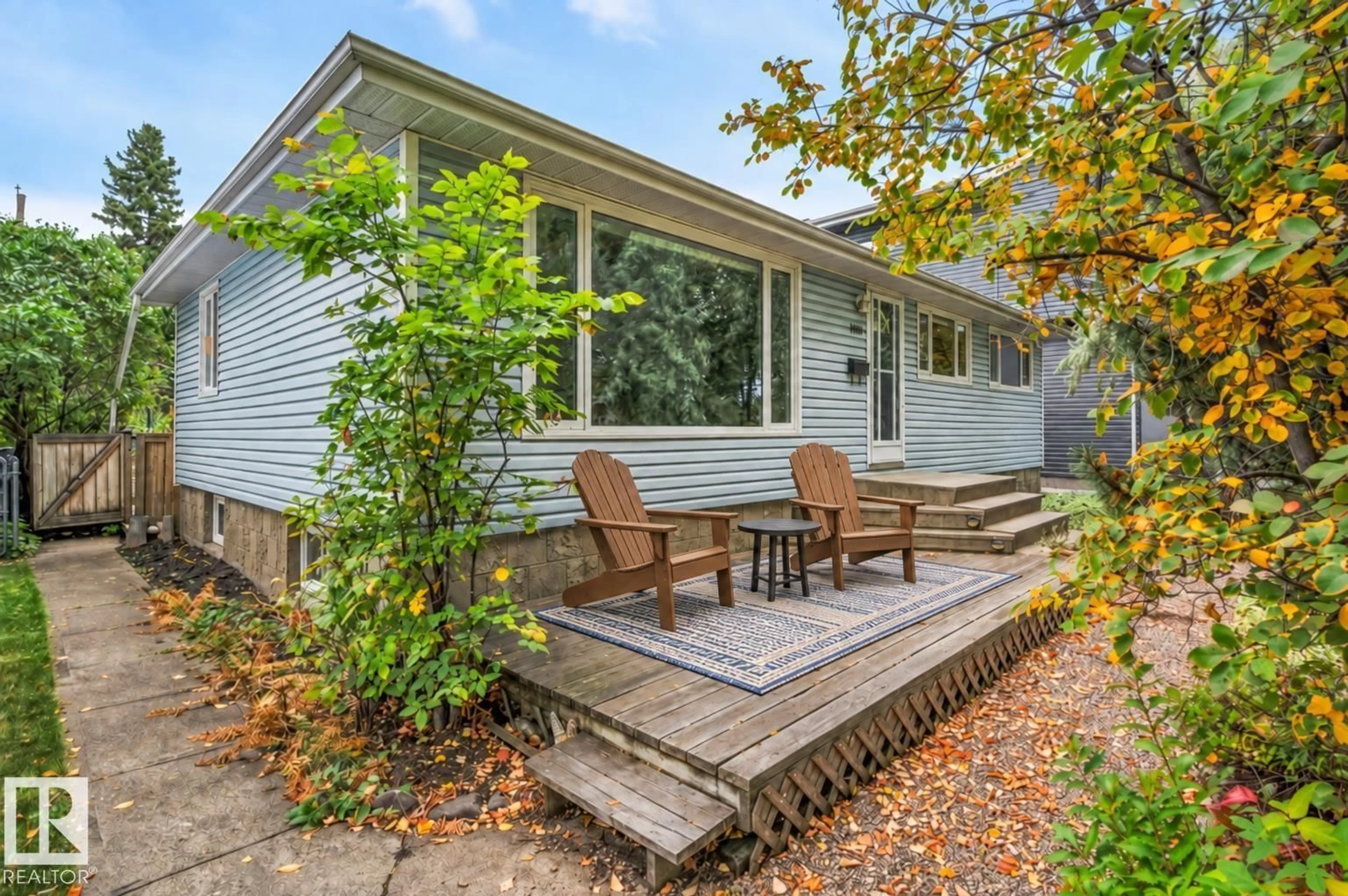 Patio, street for 9311 70 AV NW, Edmonton Alberta T6E0T8