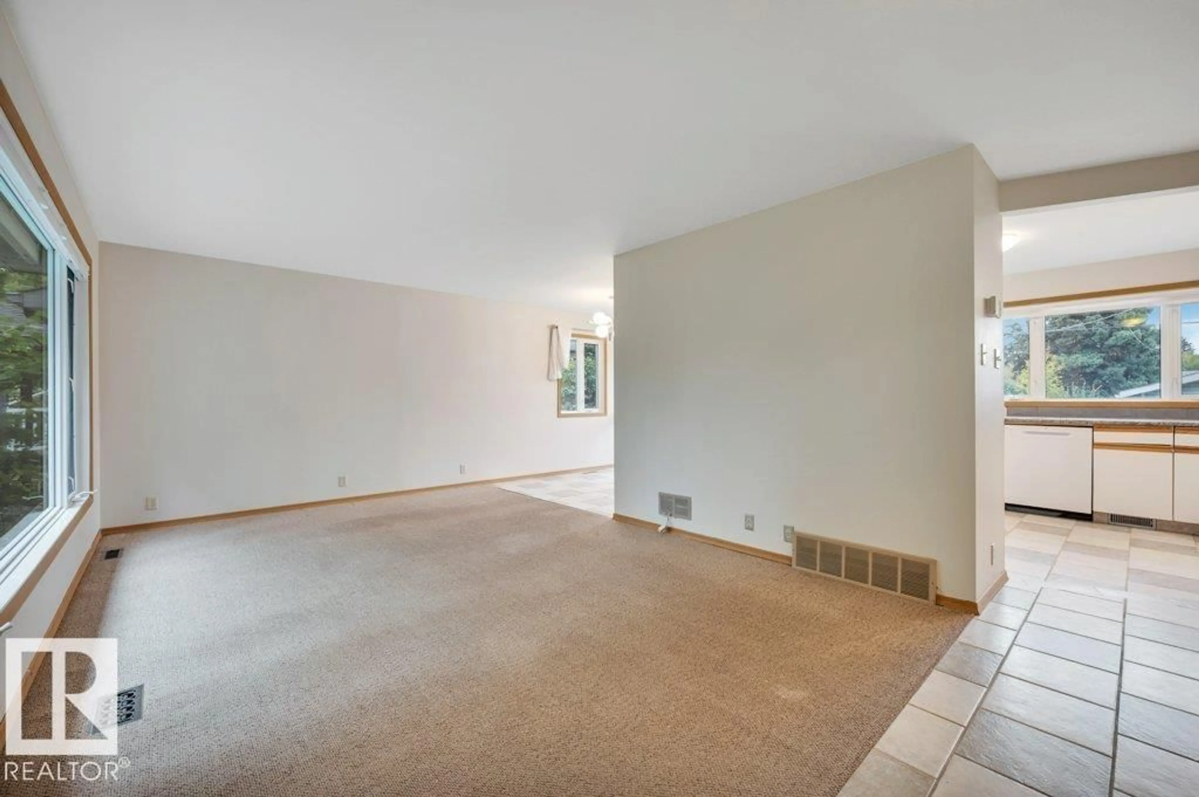 A pic of a room for 9311 70 AV NW, Edmonton Alberta T6E0T8