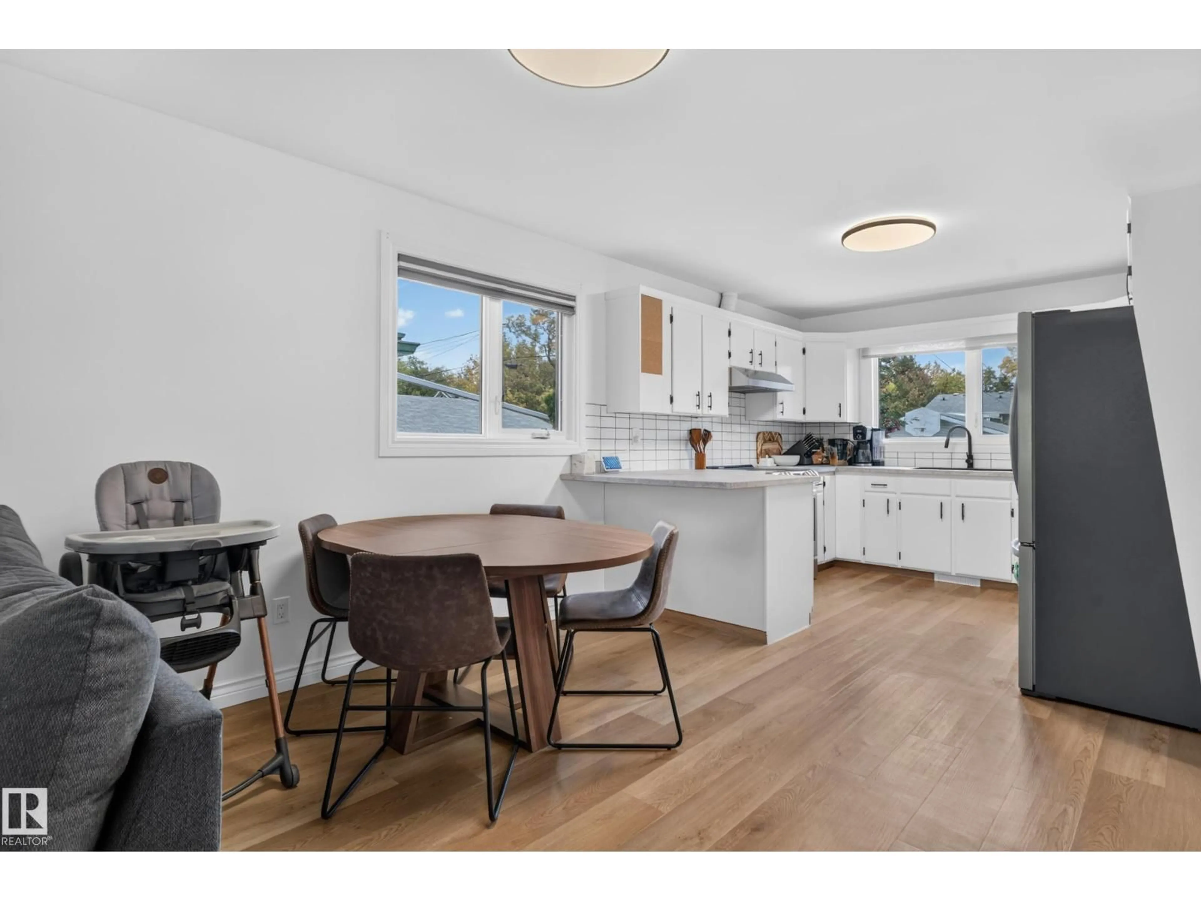 Open concept kitchen, unknown for 10003 107, Fort Saskatchewan Alberta T8L2H5