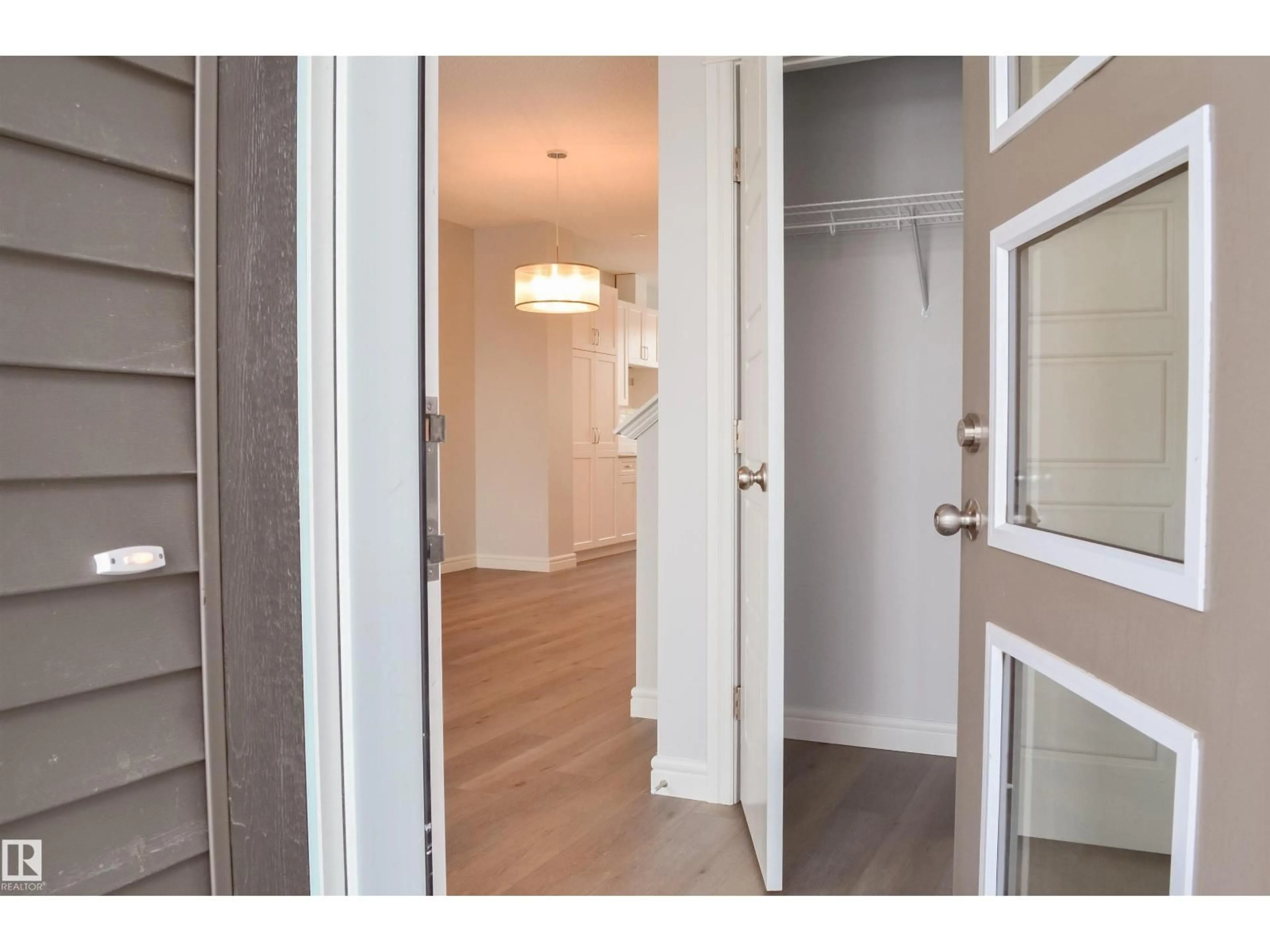 Indoor entryway for 18832 28 AV, Edmonton Alberta T6M3C4