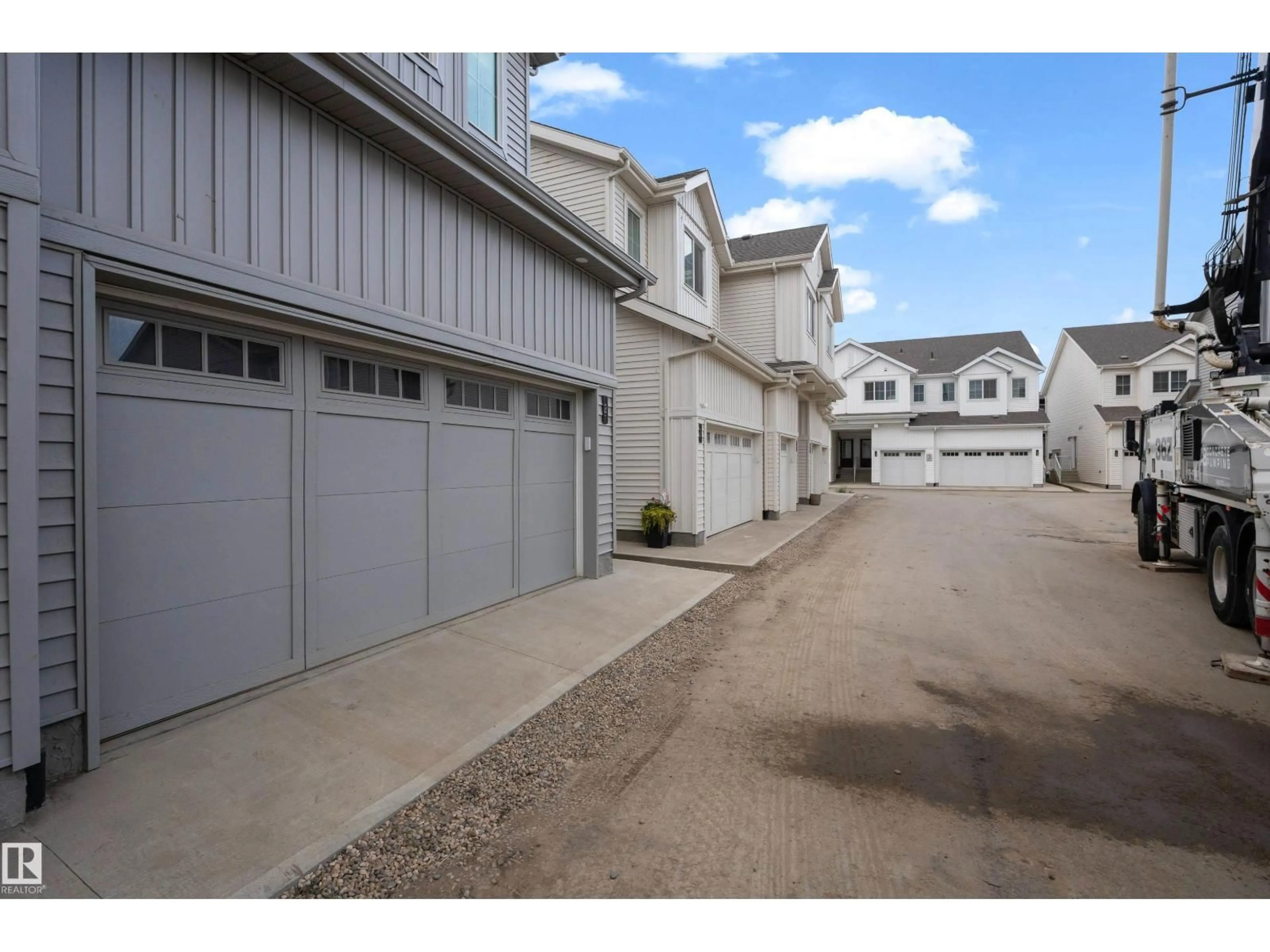 Indoor garage for #21 - 7110 KESWICK DR, Edmonton Alberta T6W5P7