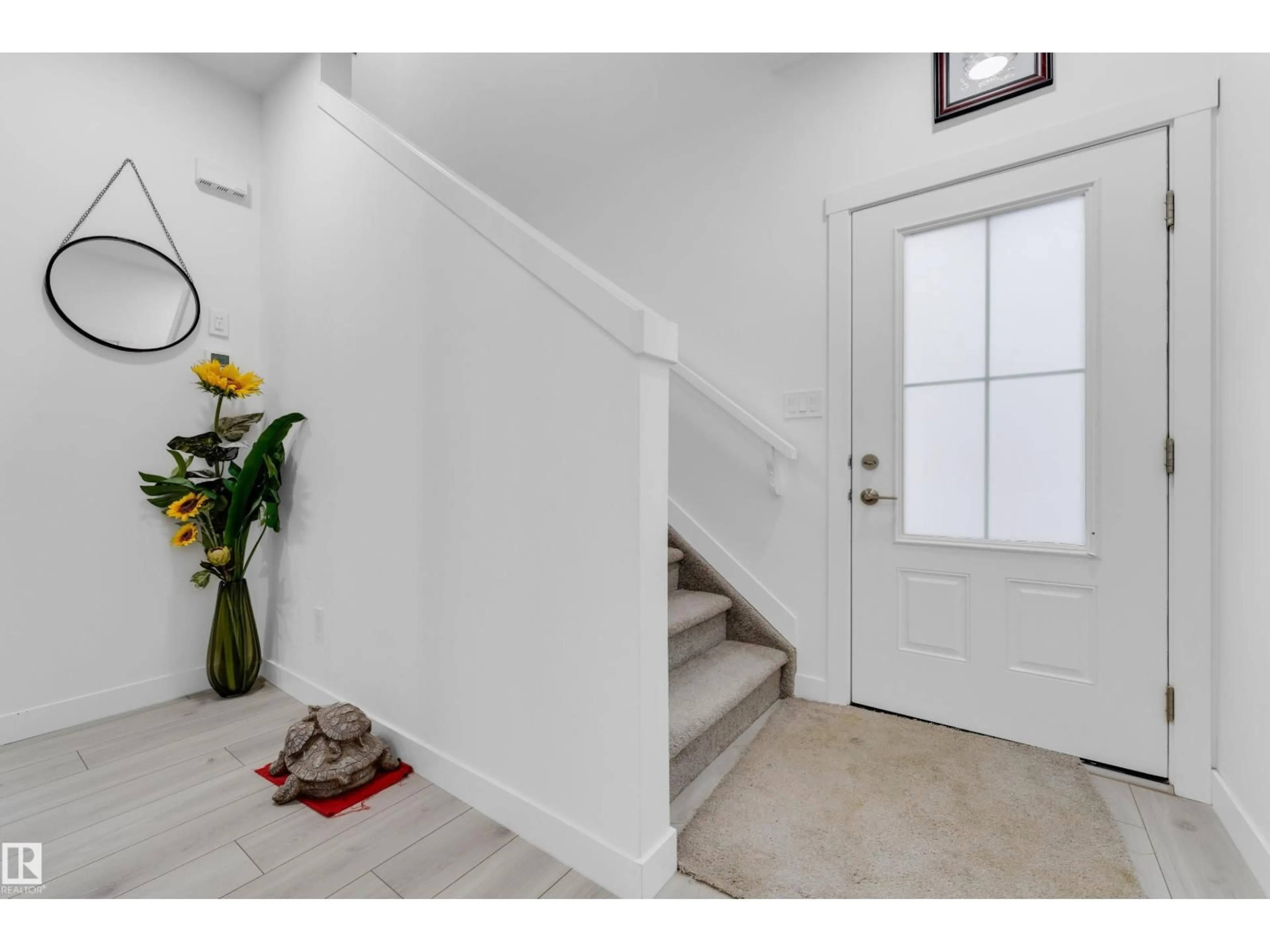 Indoor entryway for #21 - 7110 KESWICK DR, Edmonton Alberta T6W5P7