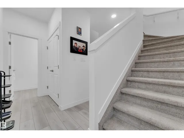 #21 - 7110 KESWICK DR, Edmonton 5