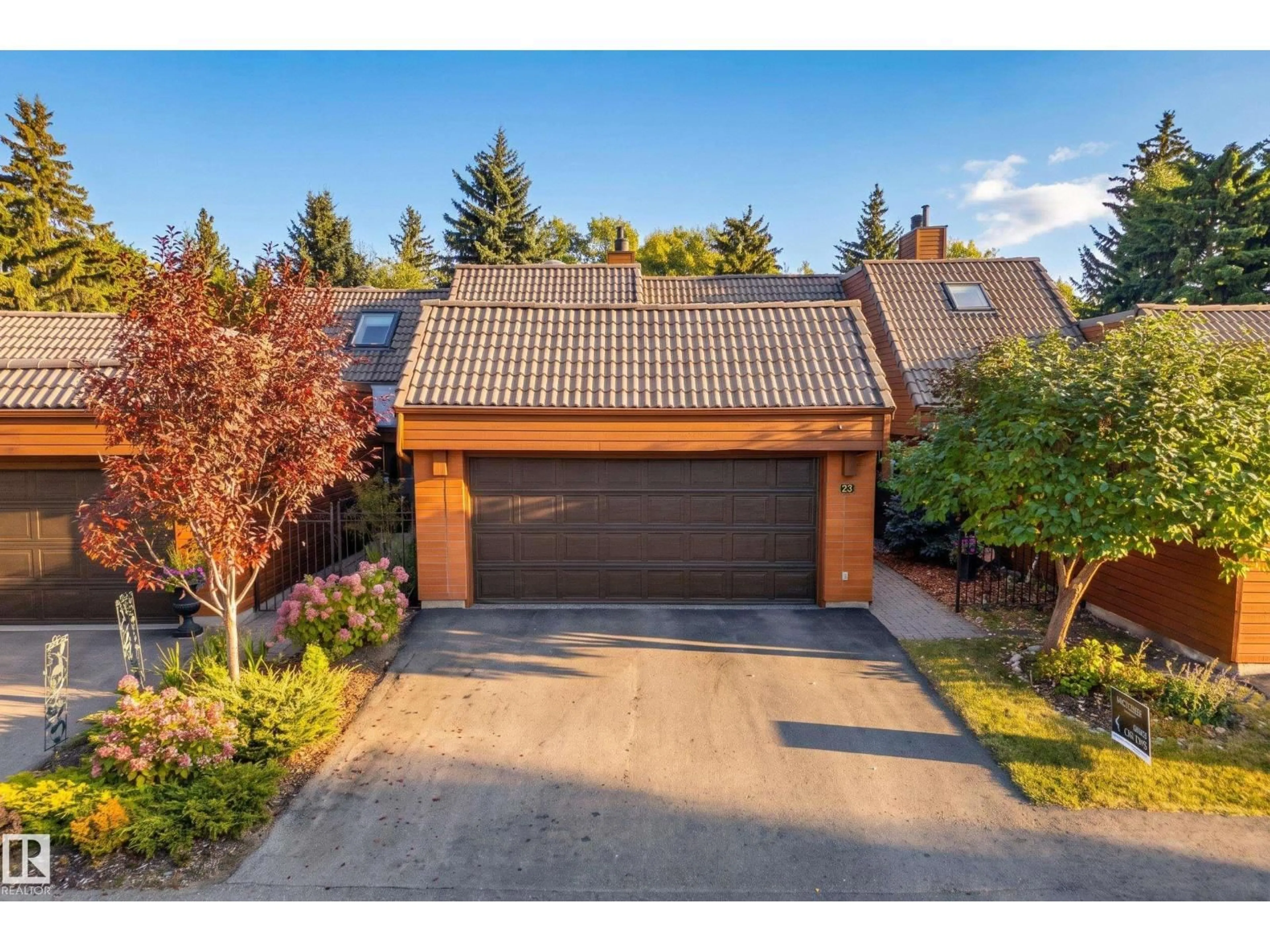 A pic from outside/outdoor area/front of a property/back of a property/a pic from drone, street for #23 - 500 LESSARD DR, Edmonton Alberta T6M1G1