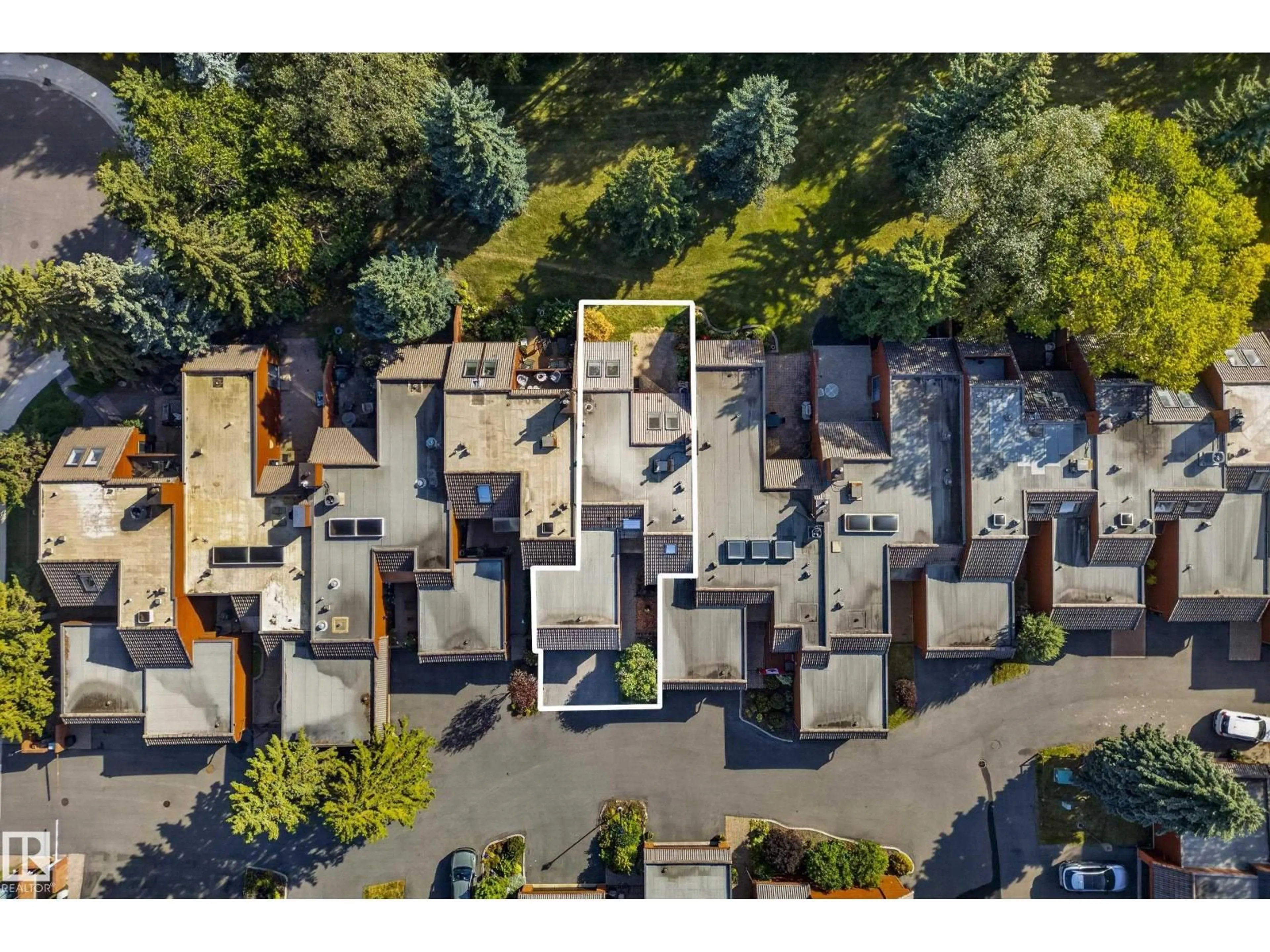 A pic from outside/outdoor area/front of a property/back of a property/a pic from drone, street for #23 - 500 LESSARD DR, Edmonton Alberta T6M1G1