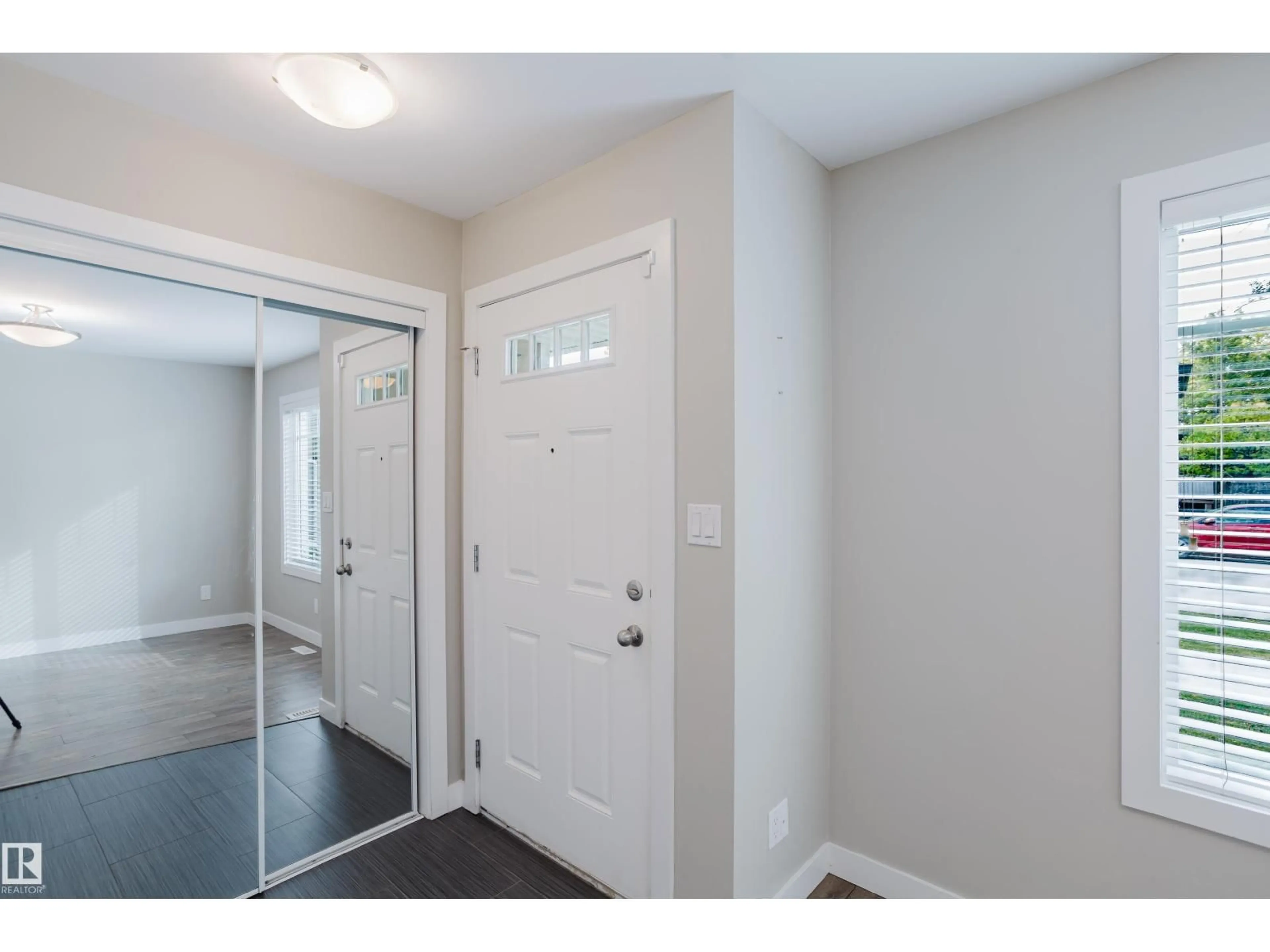 Indoor entryway for NW - 12504-12510 119 AV, Edmonton Alberta T5L2Z5