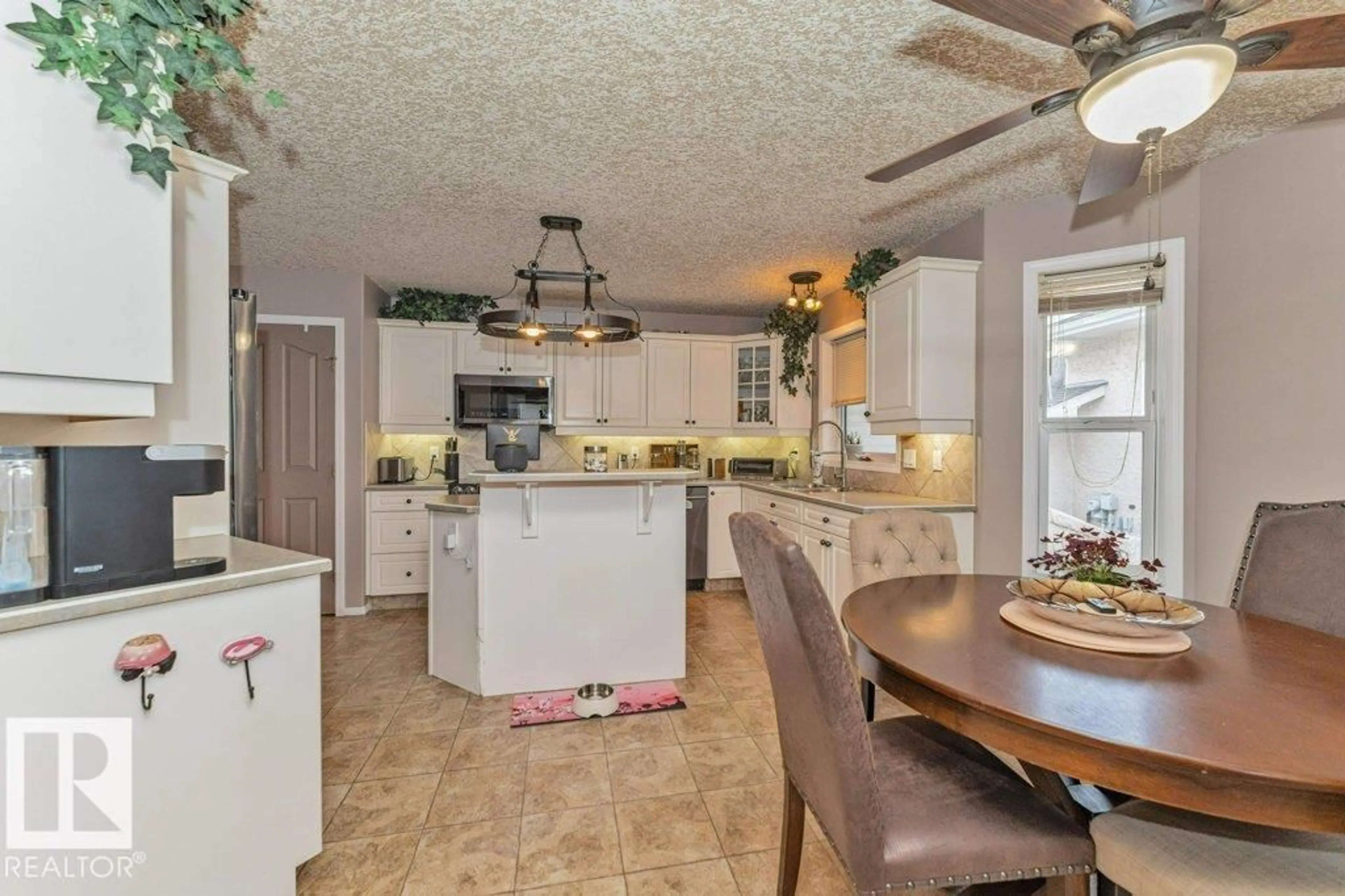 Open concept kitchen, ceramic/tile floor for 16532 75 ST, Edmonton Alberta T5Z3R1
