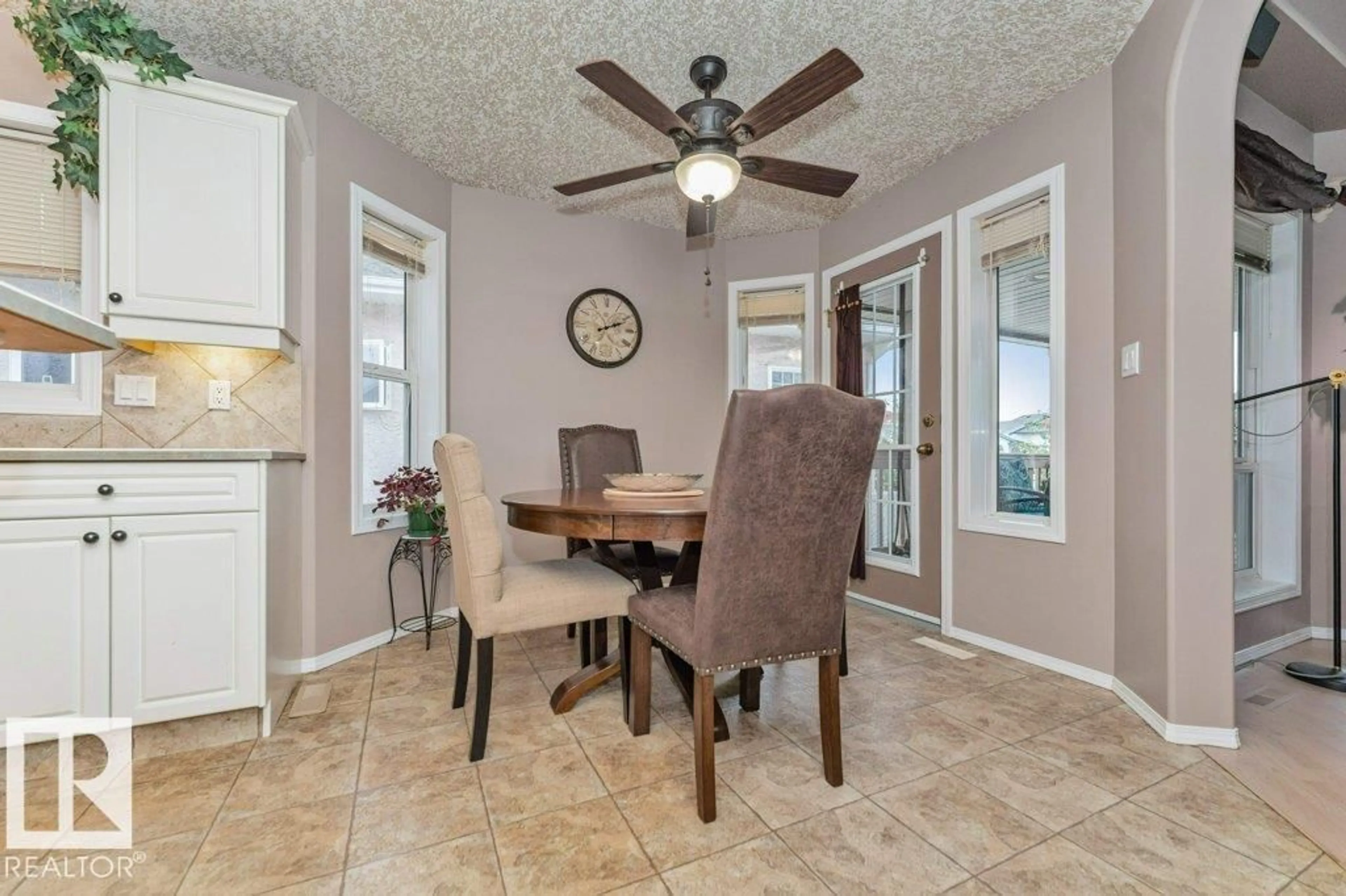 Dining room, ceramic/tile floor for 16532 75 ST, Edmonton Alberta T5Z3R1