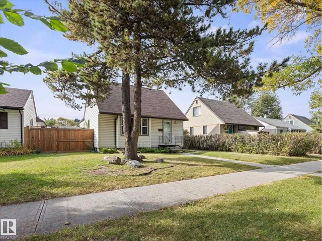 12018 126 ST NW, Edmonton 3